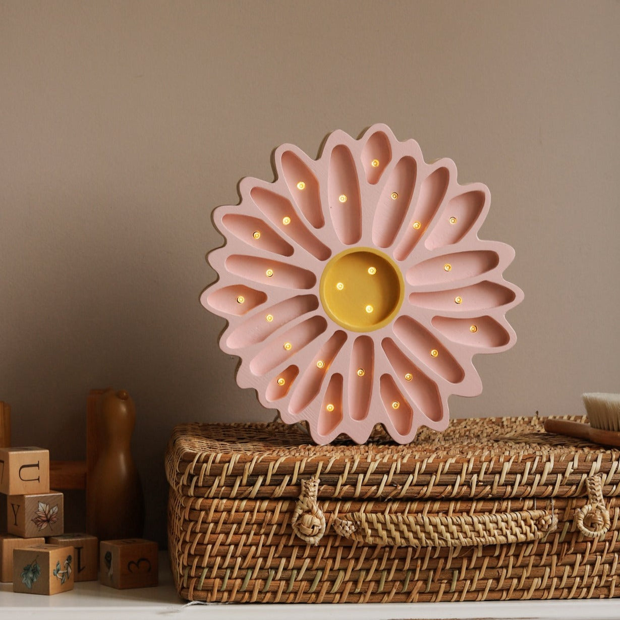 Enchanting Little Lights Daisy Lamp for Kids
