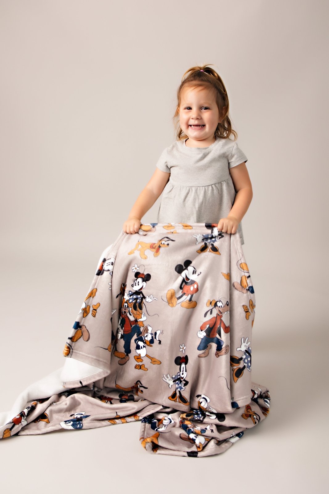 Ellie Sue Classic Luxury Throw Blanket