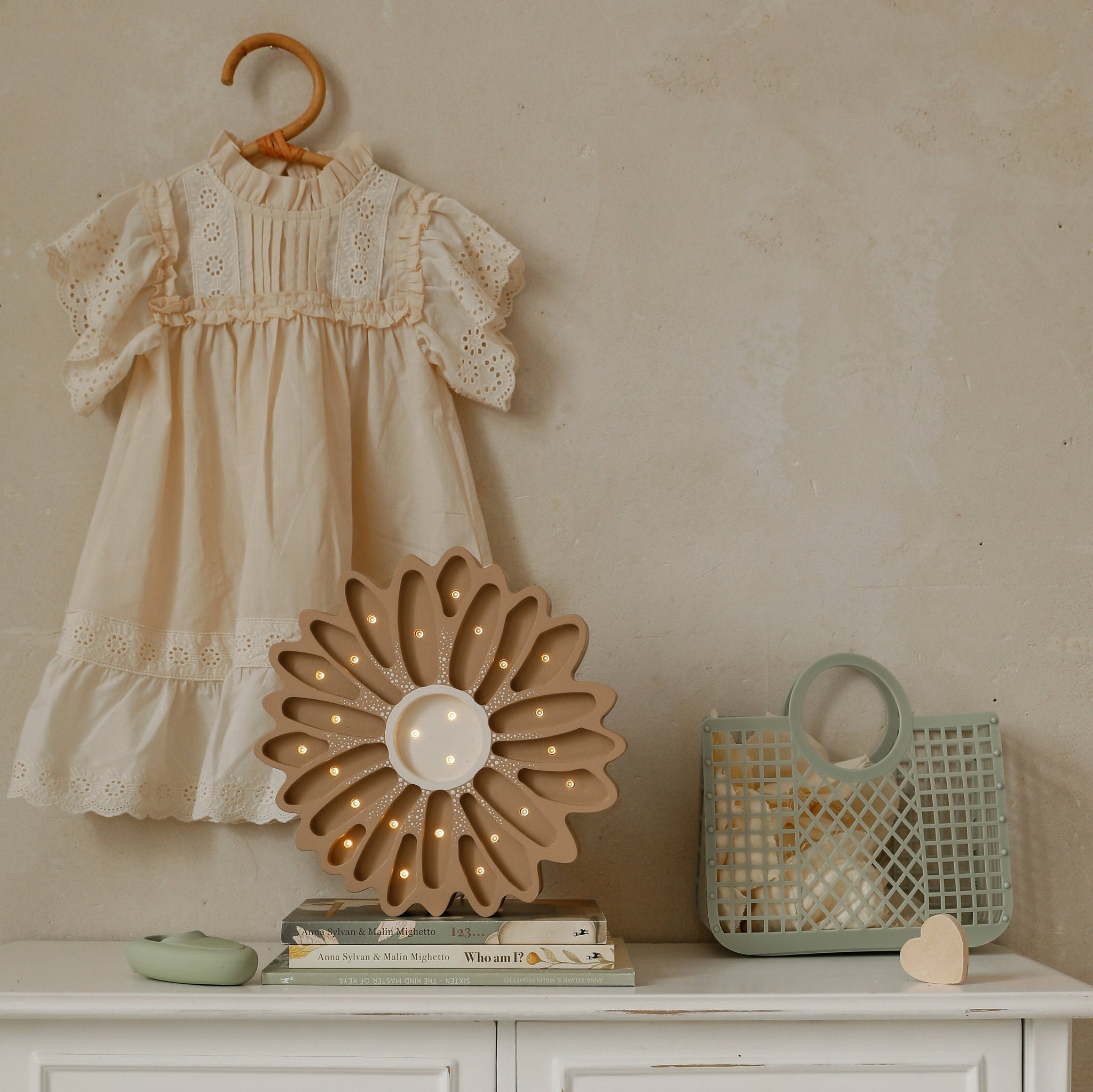 Enchanting Little Lights Daisy Lamp for Kids