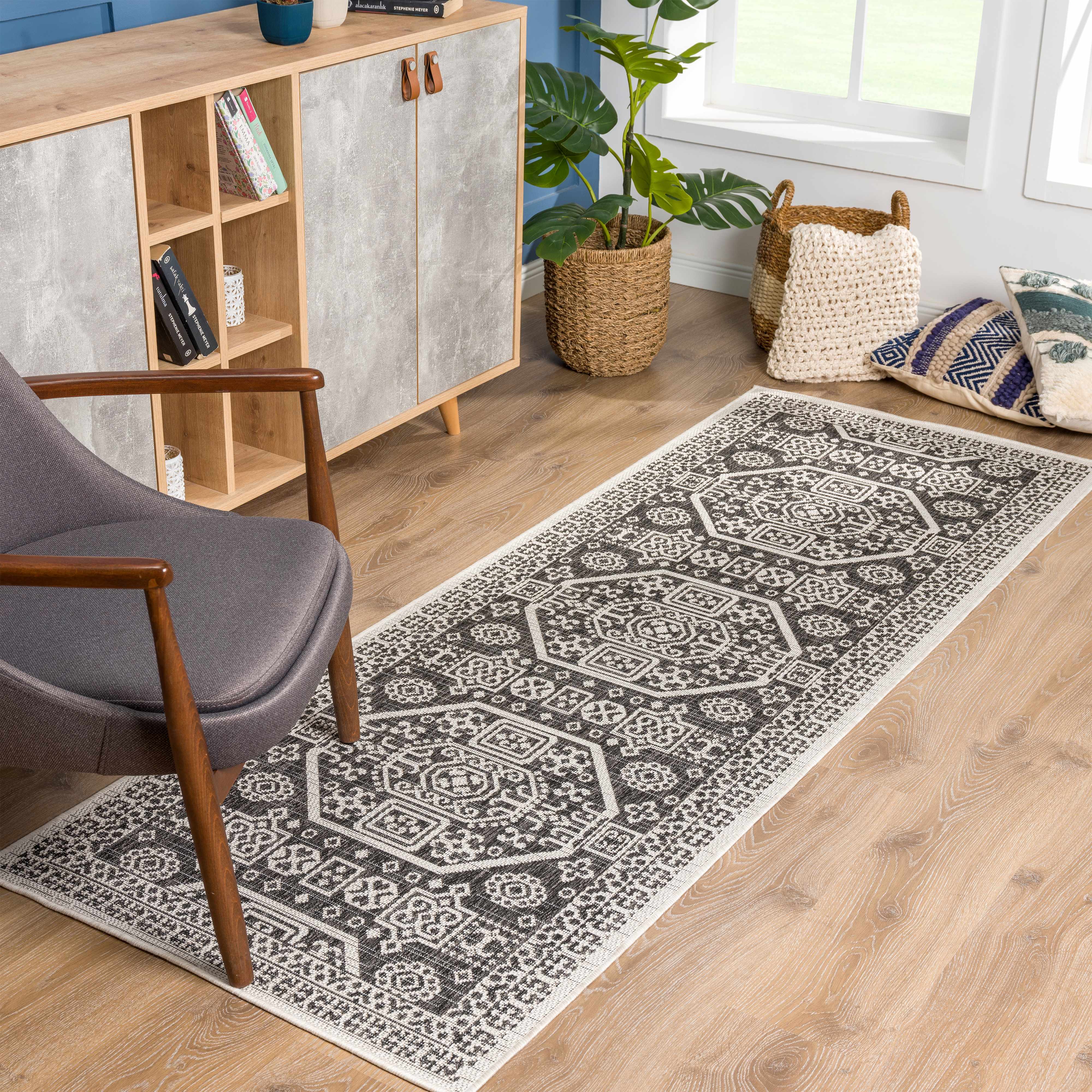 Exquisite Hauteloom Kingscliff Area Rug - Transform Your Space