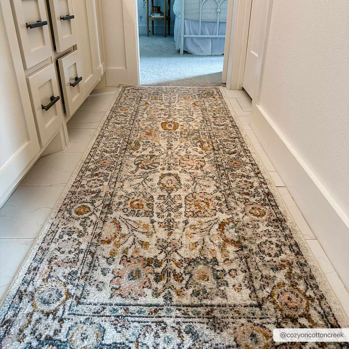 Luxurious Hauteloom Herstmonceux Area Rug - Transform Your Space!