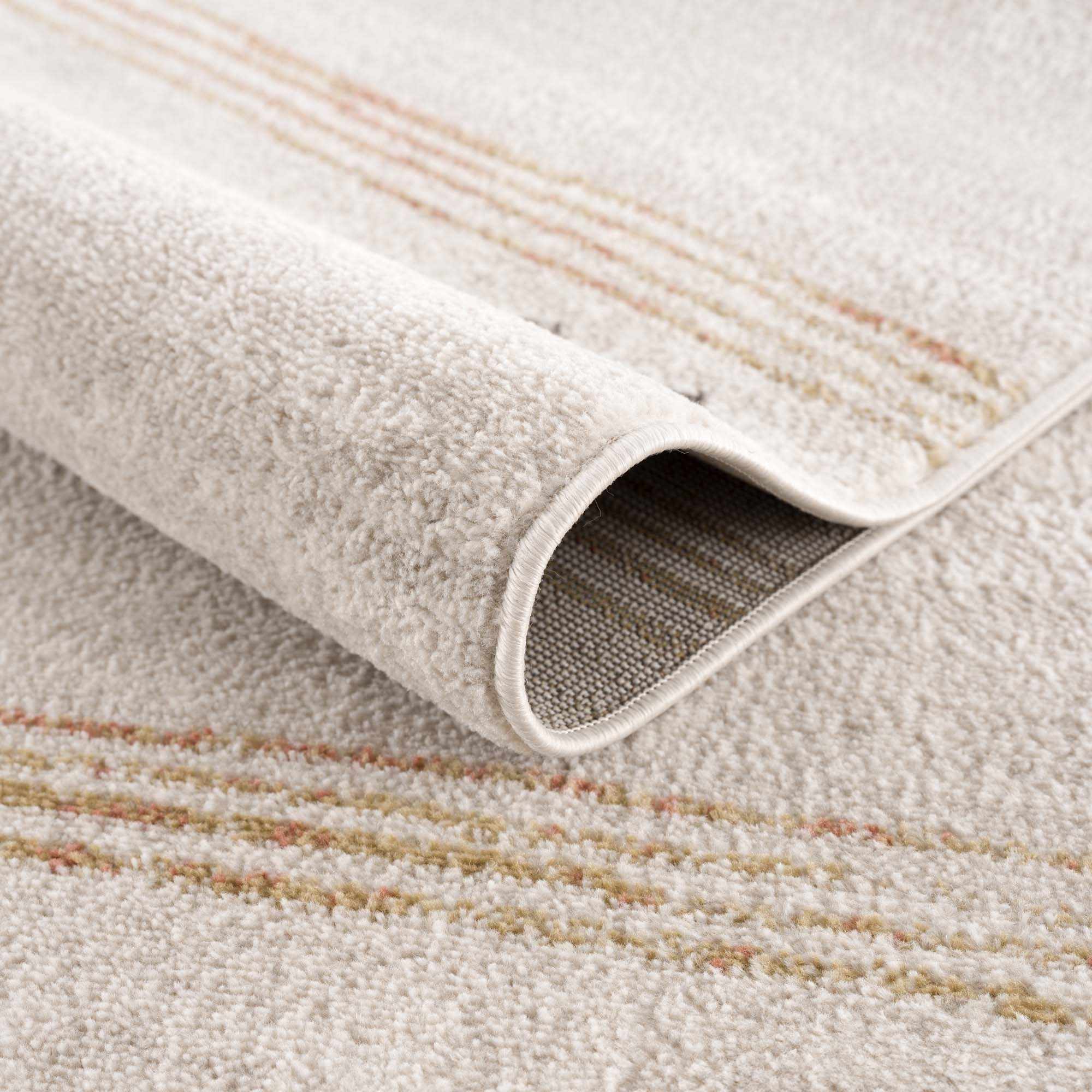 Elegant Hauteloom Deja Cream & Gold Area Rug