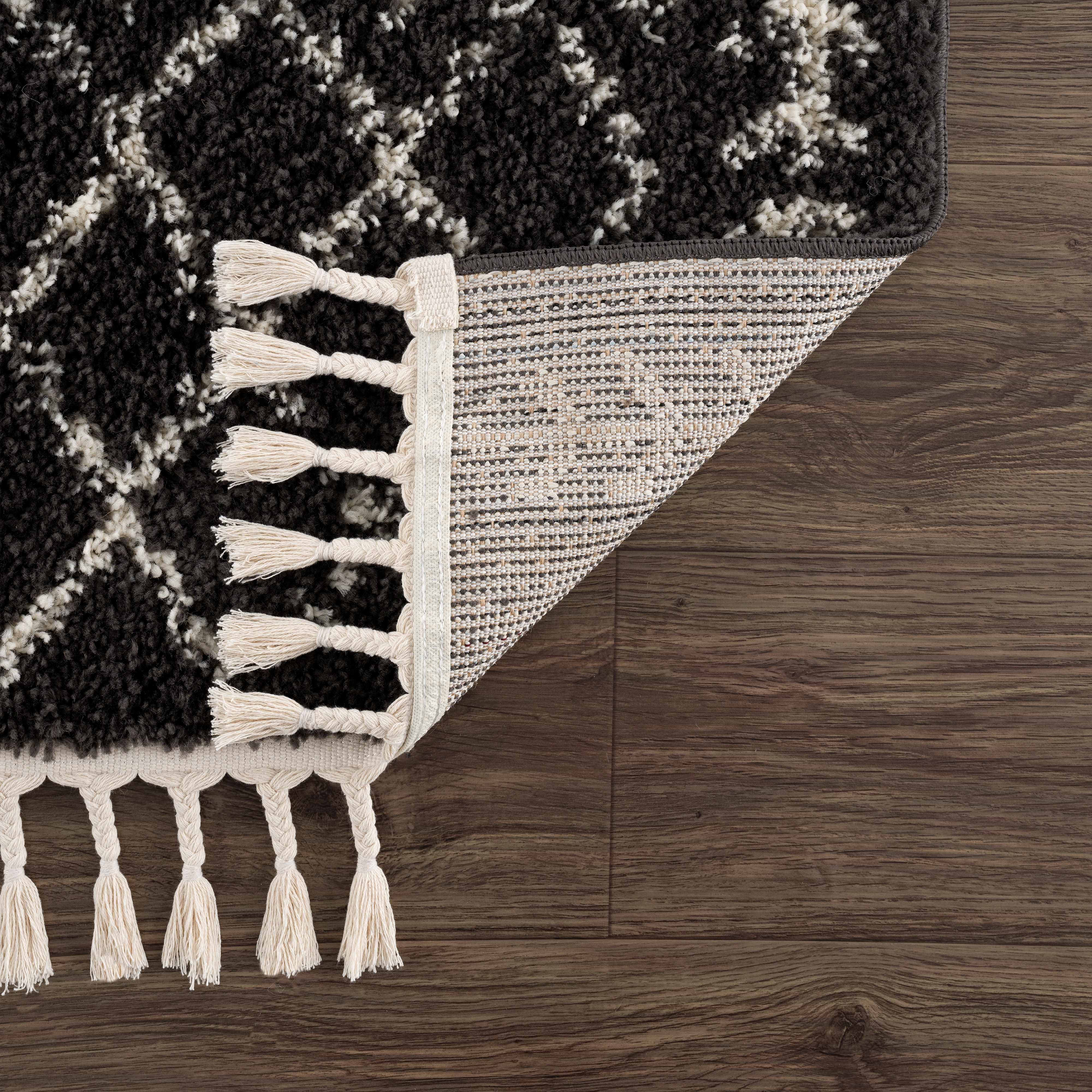 Indulge in Luxury: Hauteloom Godalming Black Plush Carpet