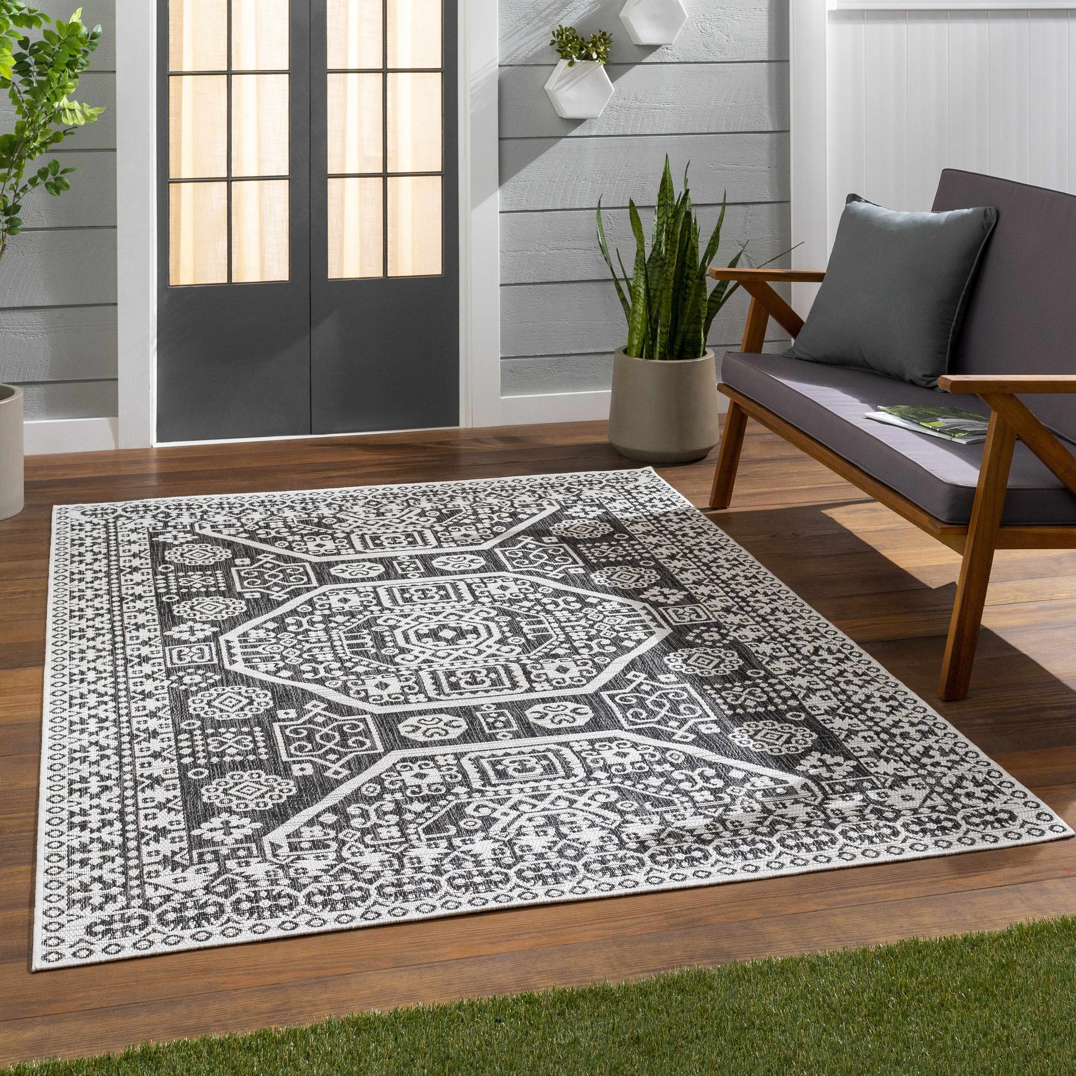 Exquisite Hauteloom Kingscliff Area Rug - Transform Your Space