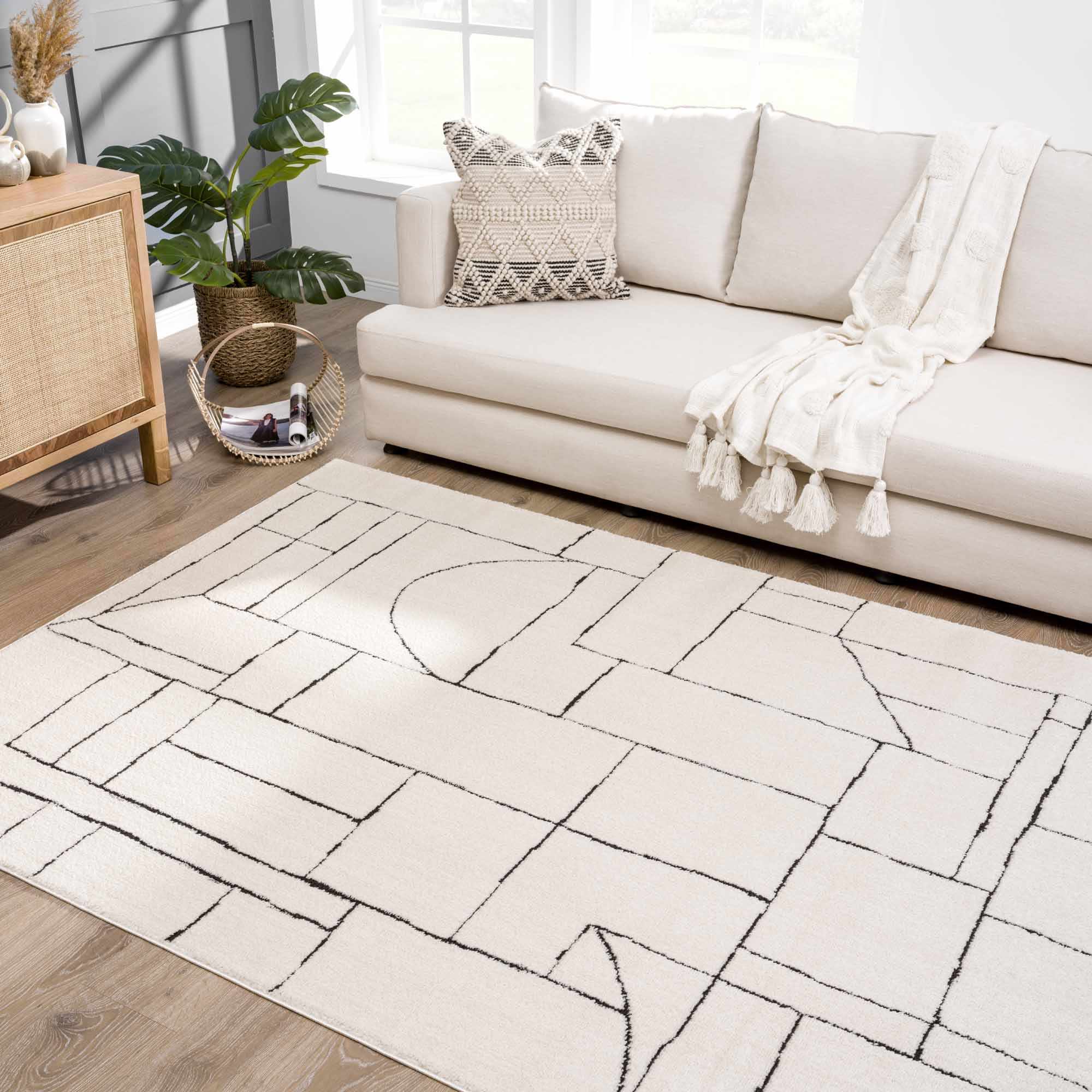 Elegant Hauteloom Keats Black & White Area Rug