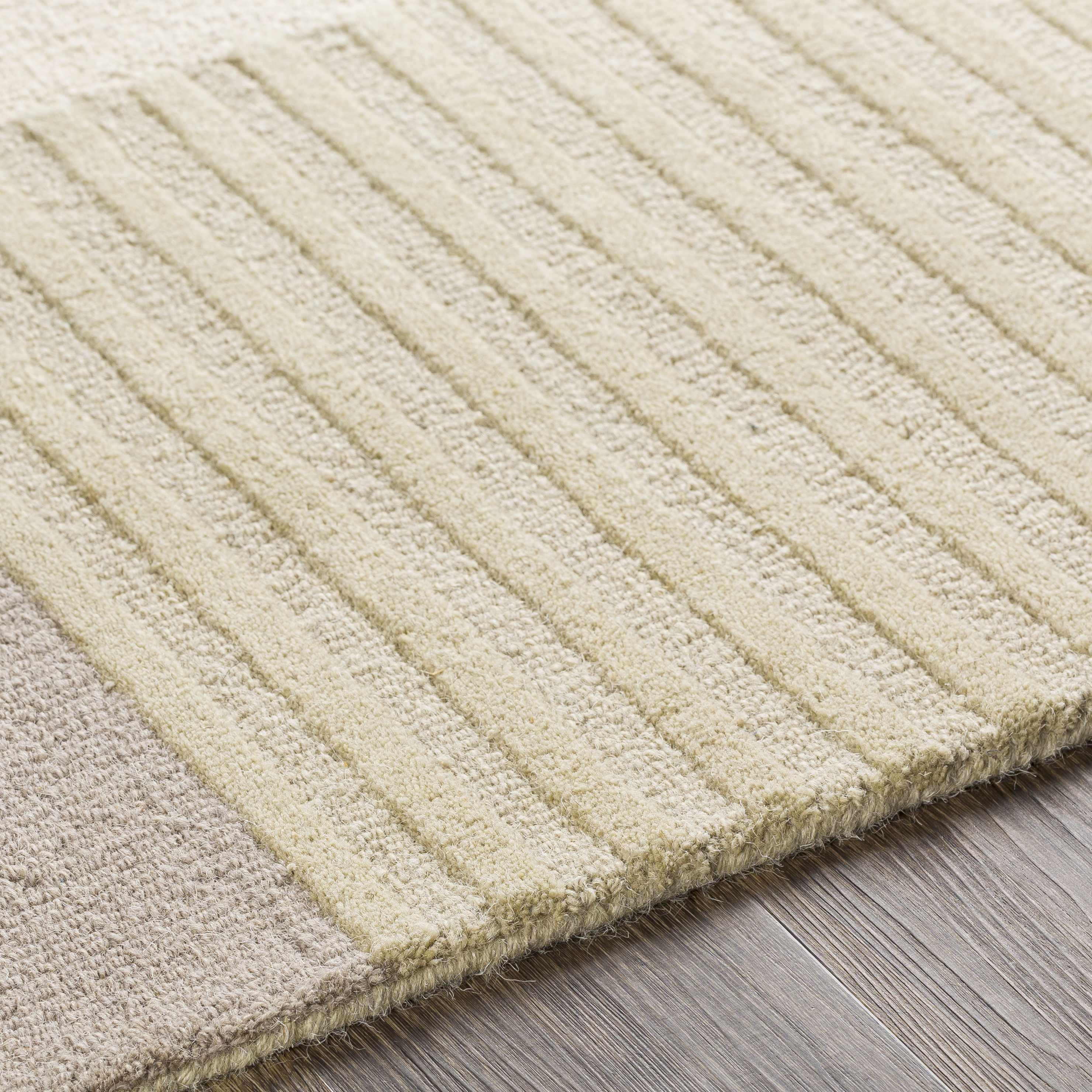 Luxurious Hauteloom Glenmavis Area Rug - Transform Your Space