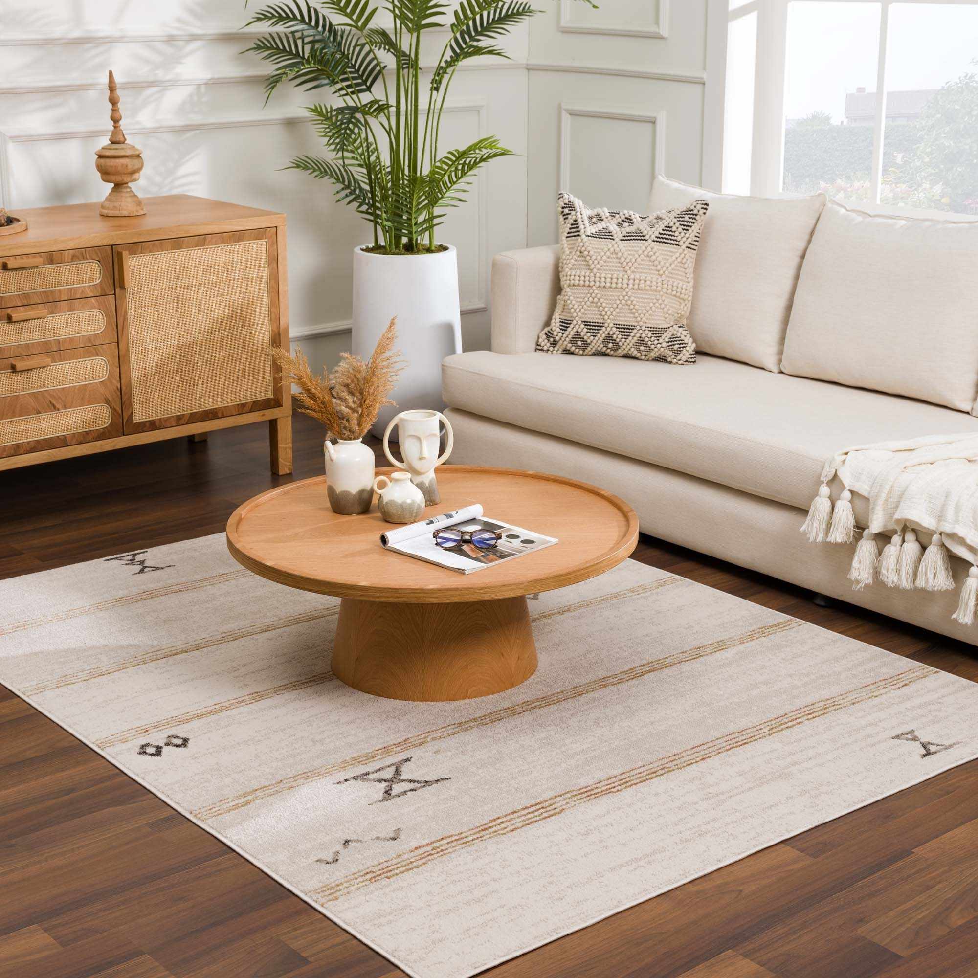 Elegant Hauteloom Deja Cream & Gold Area Rug
