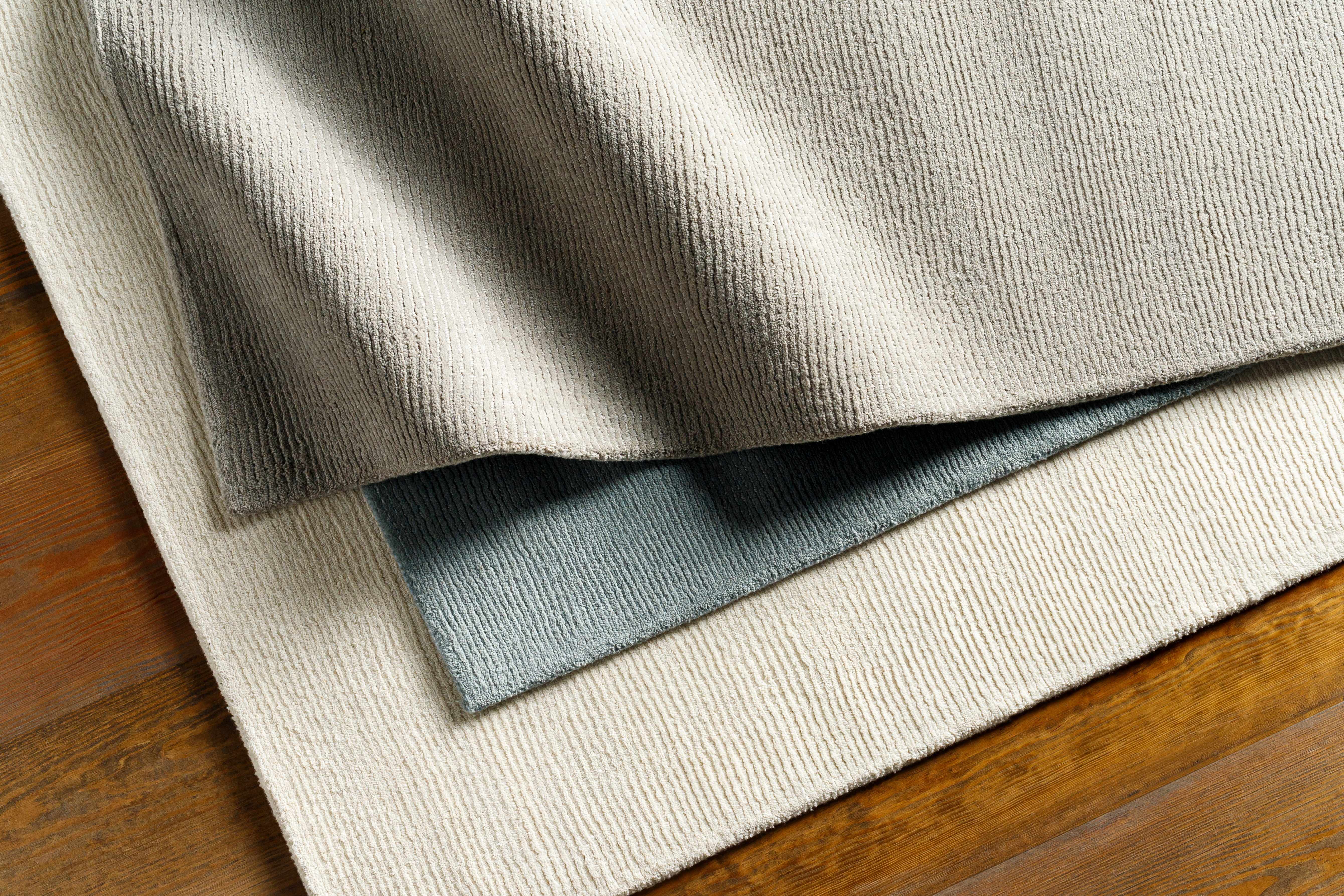 Hauteloom Brockton Wool Gray Area Rug - A Touch of Contemporary Elegance