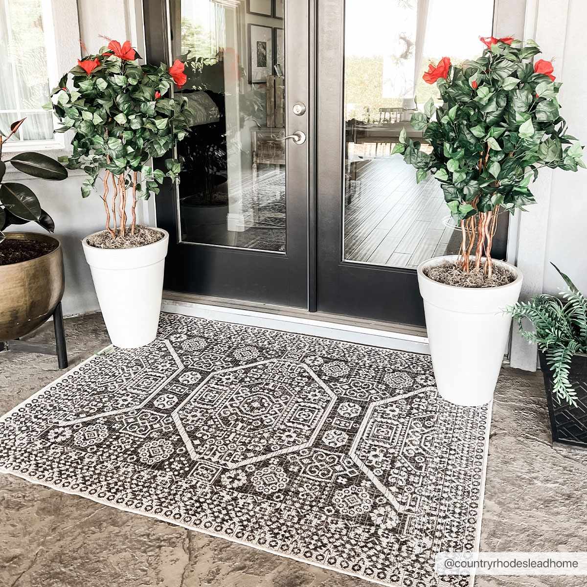 Exquisite Hauteloom Kingscliff Area Rug - Transform Your Space