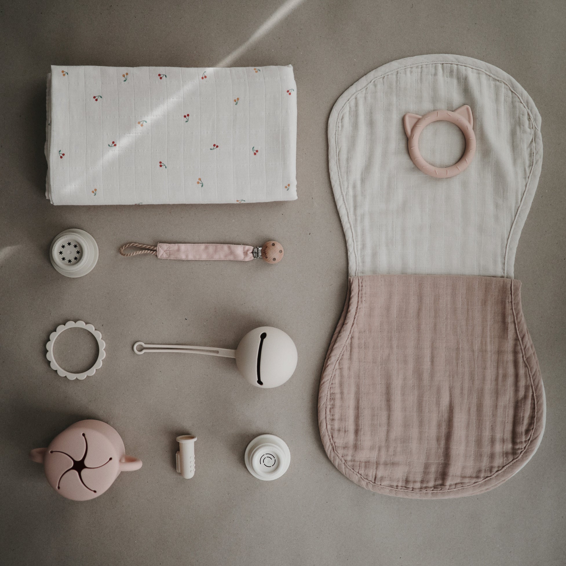 Mushie's Gentle 2-Pack Organic Cotton Muslin Burp Cloths for Babies