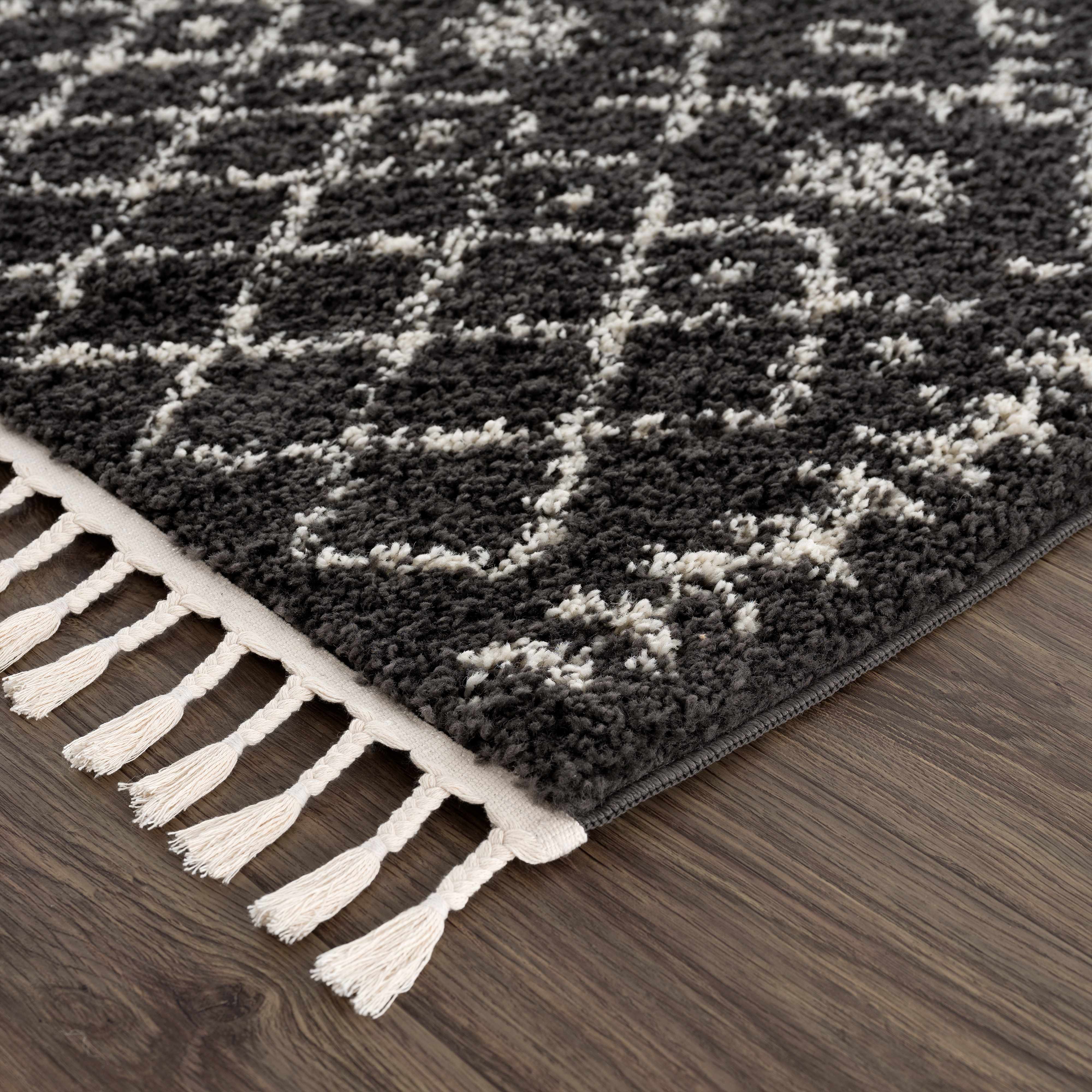 Indulge in Luxury: Hauteloom Godalming Black Plush Carpet