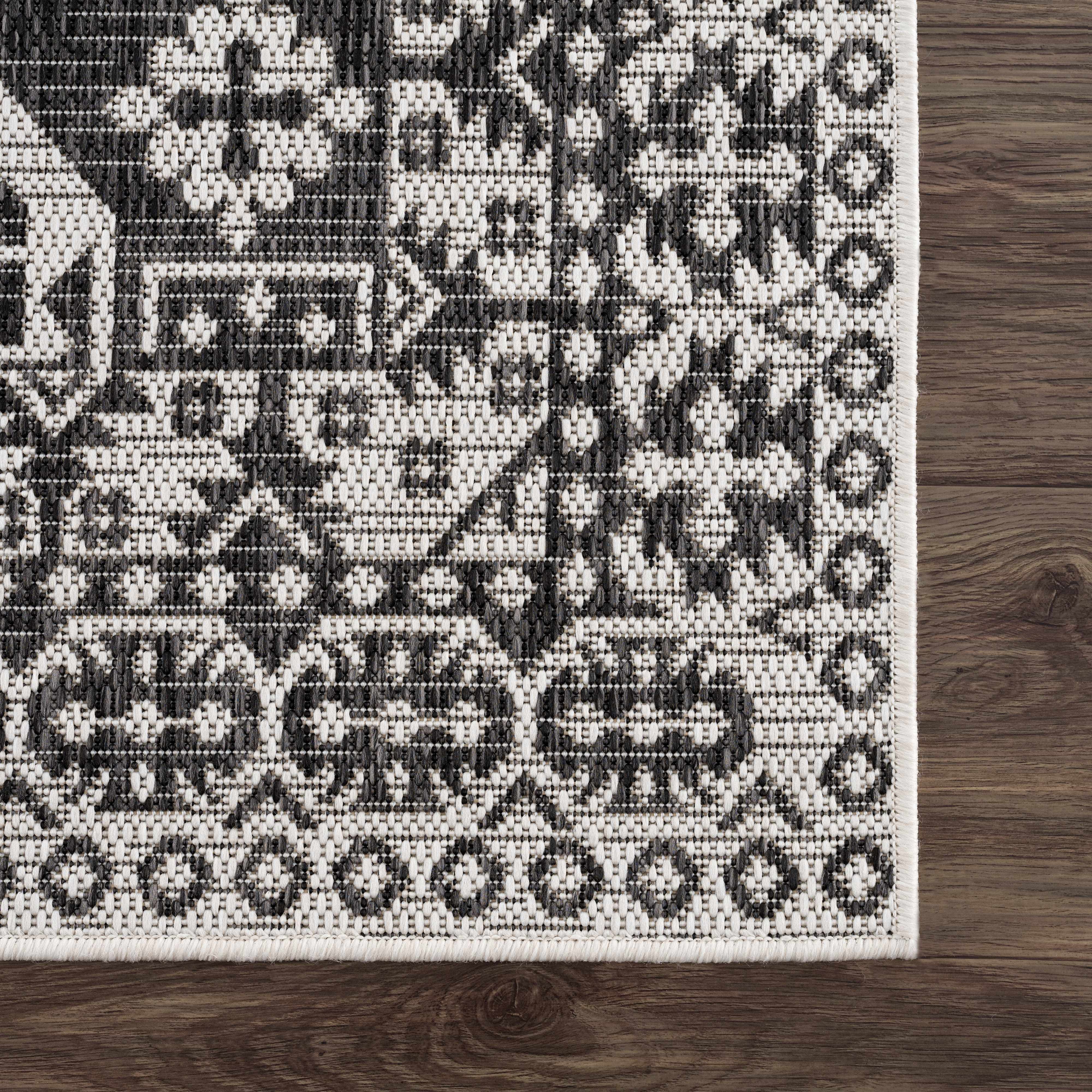Exquisite Hauteloom Kingscliff Area Rug - Transform Your Space