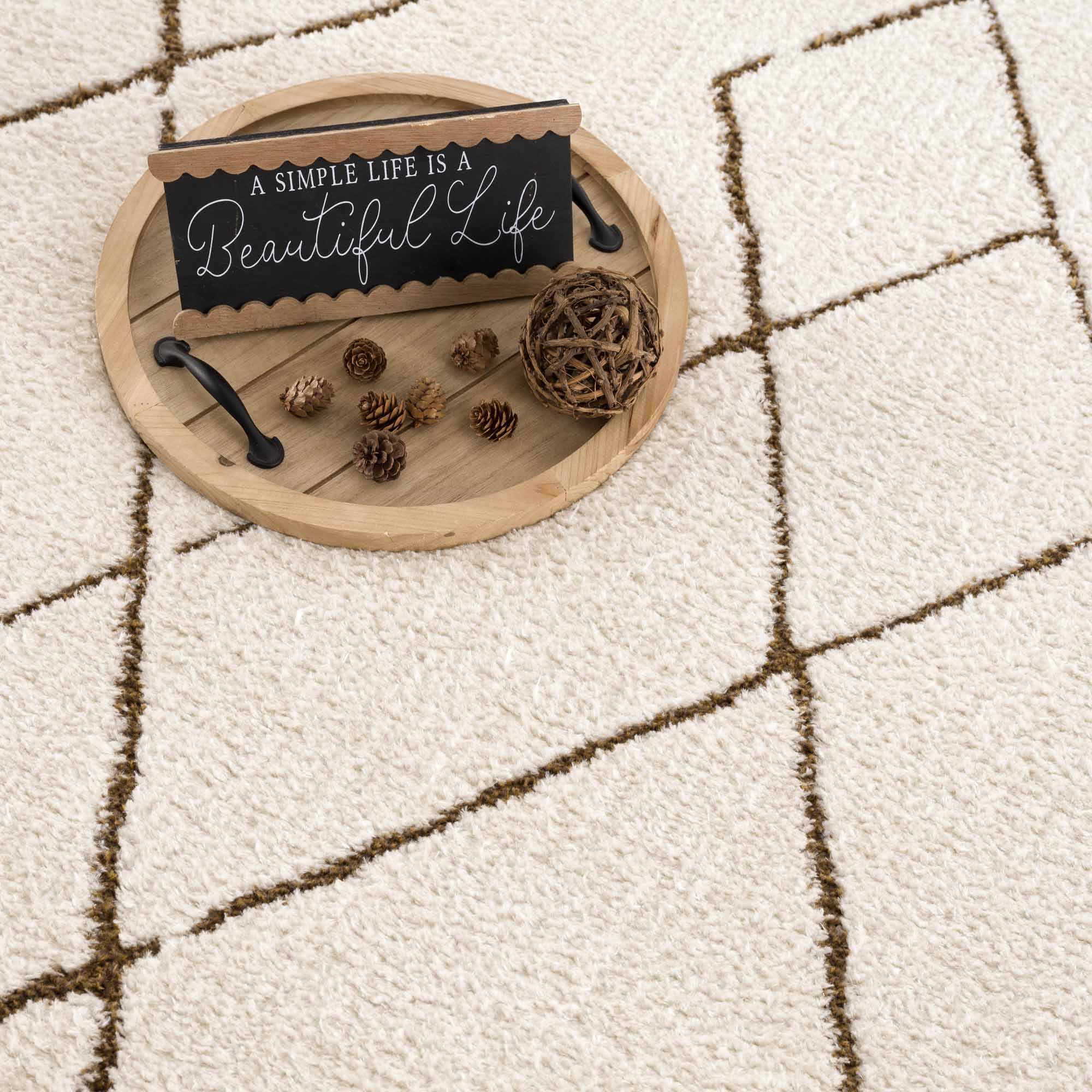 Exquisite Hauteloom Keone Area Rug