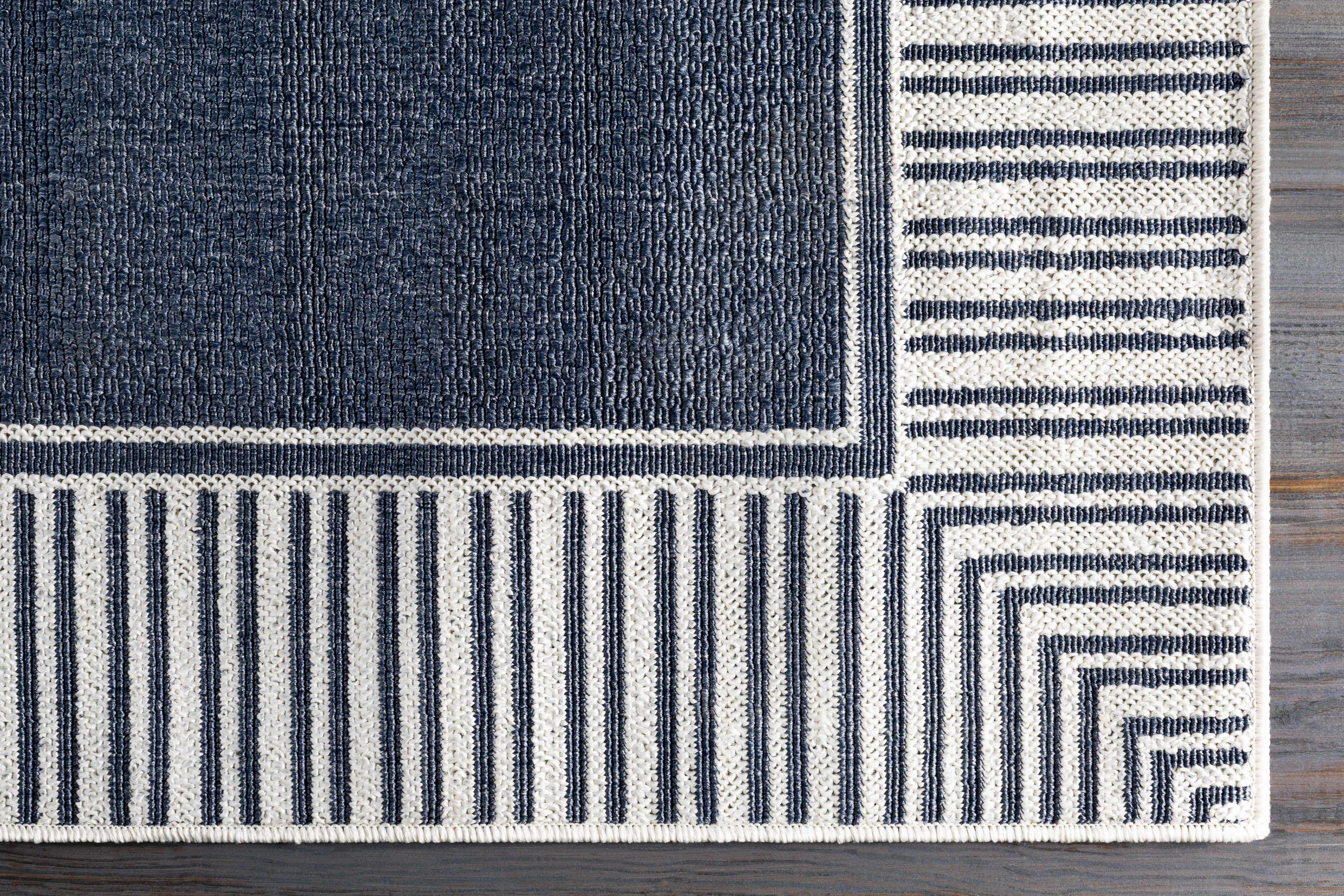 Hauteloom Hettick: The Stylish and Durable Area Rug