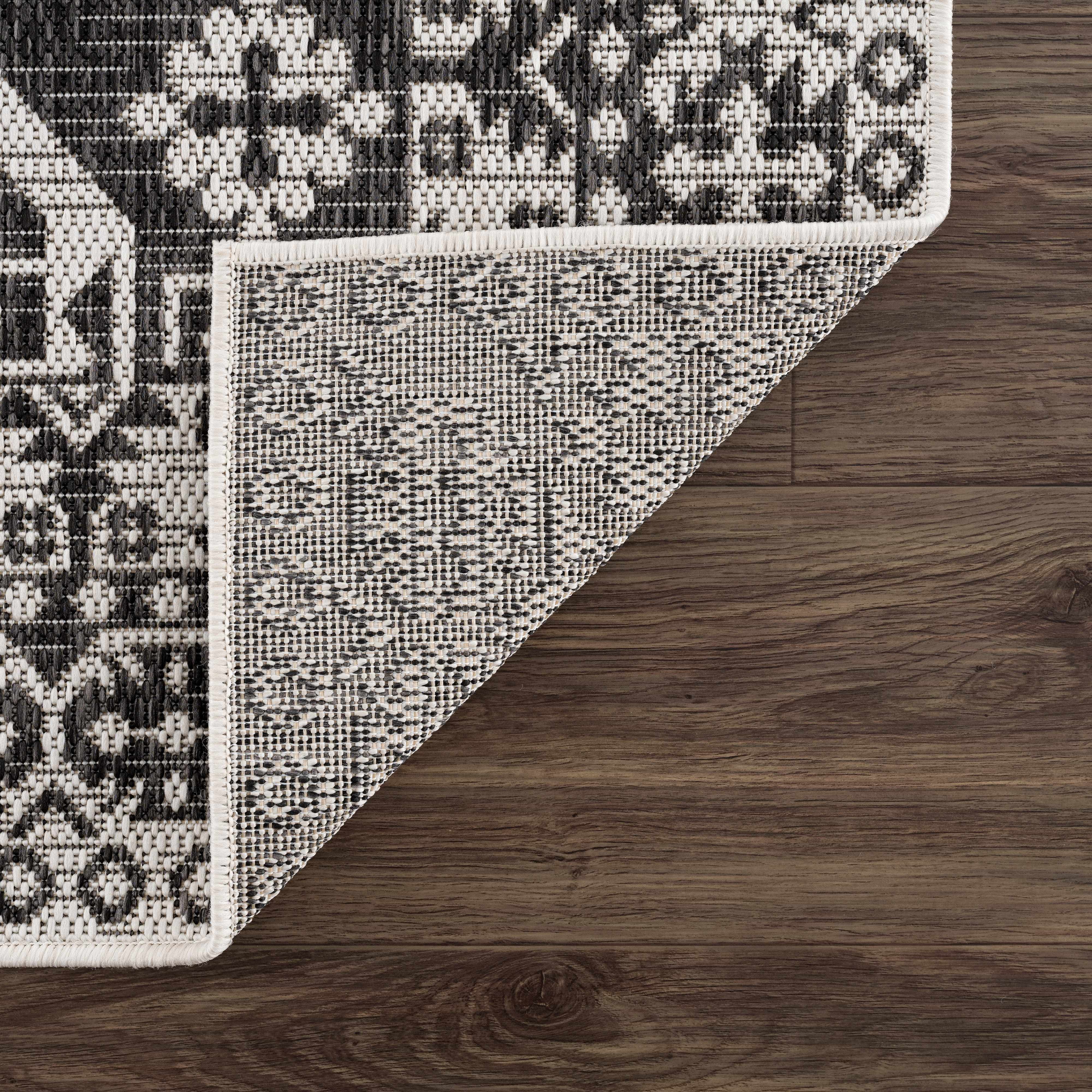 Exquisite Hauteloom Kingscliff Area Rug - Transform Your Space