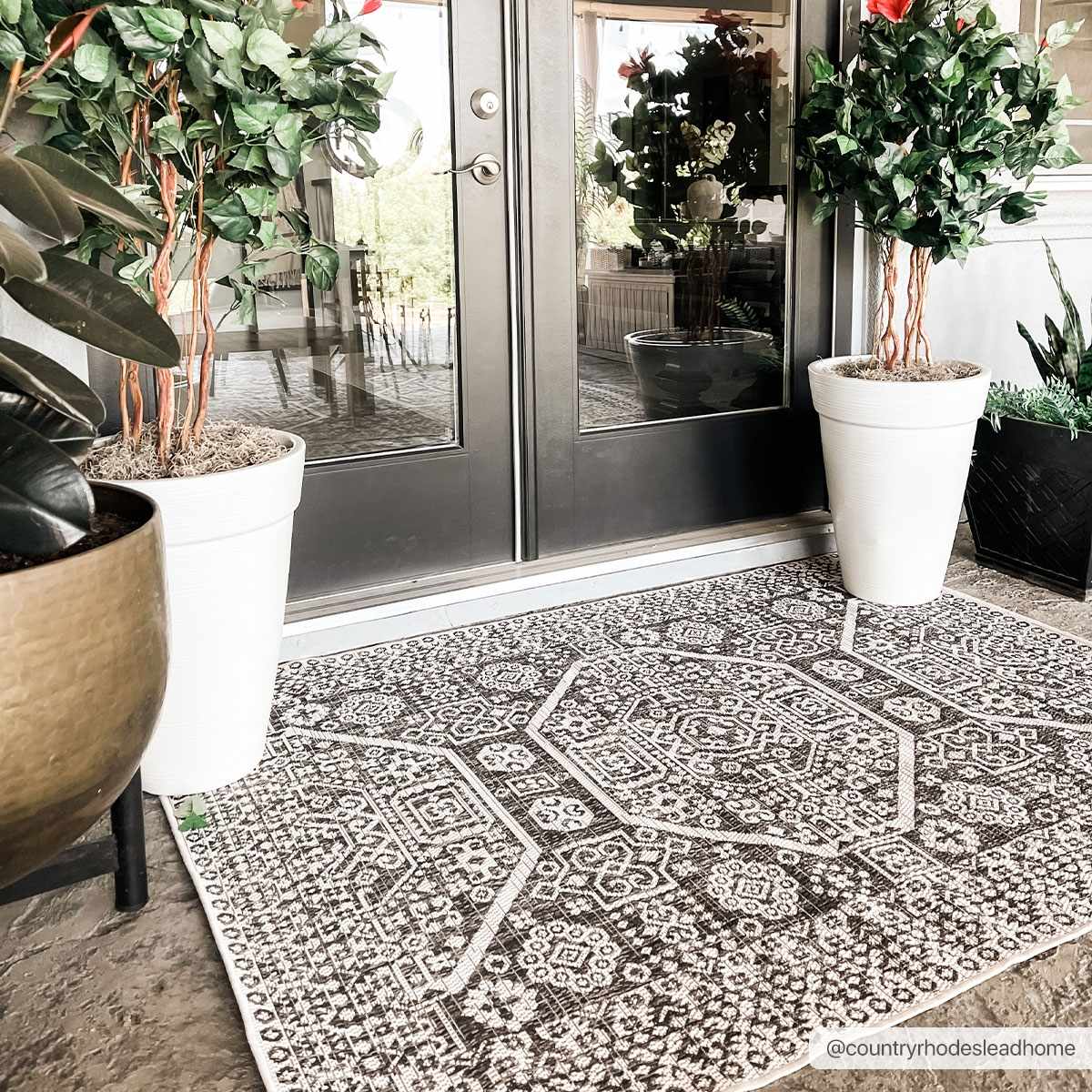 Exquisite Hauteloom Kingscliff Area Rug - Transform Your Space