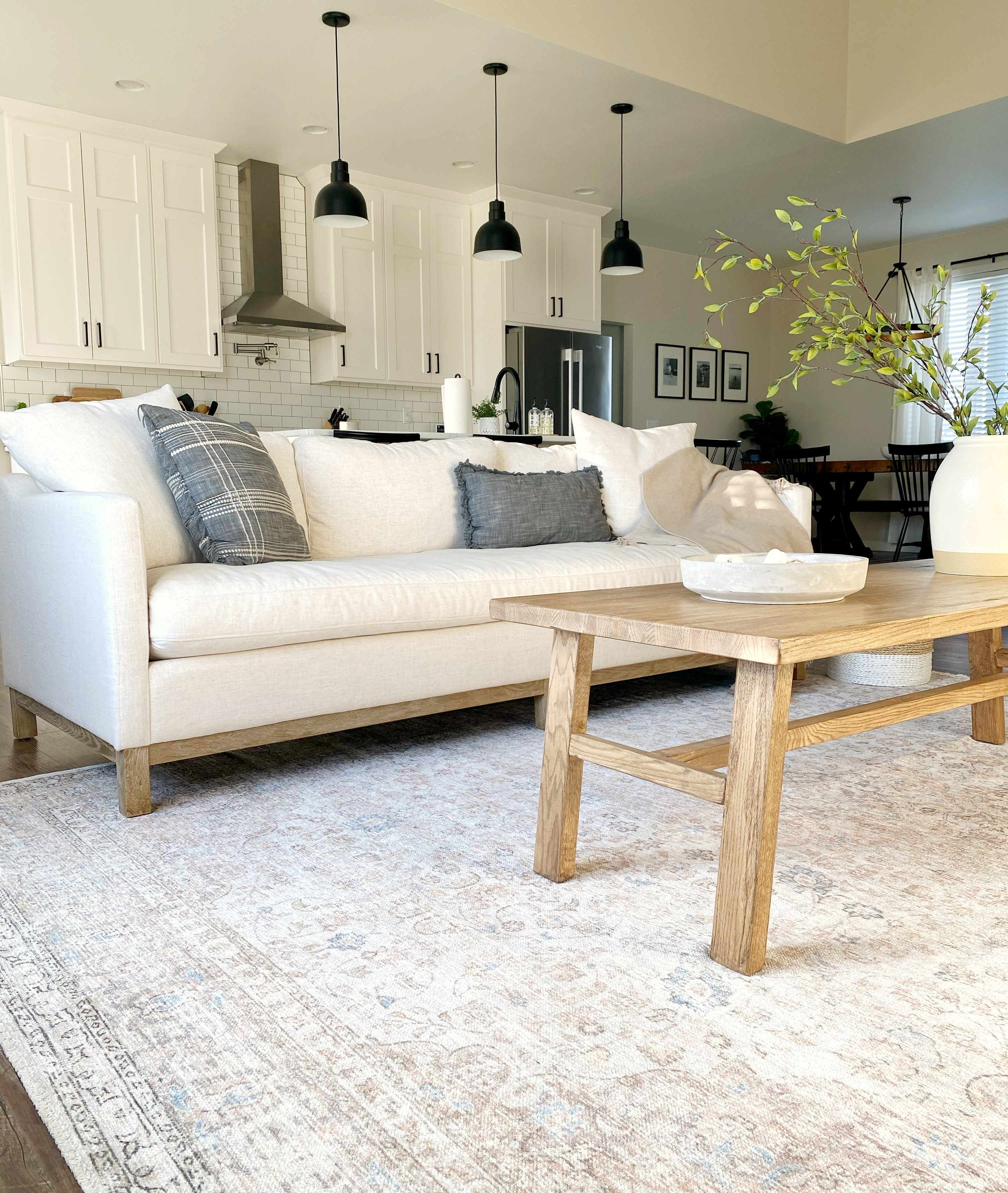 Hauteloom Cream Holi-2301 Washable Area Rug - The Perfect Choice for Your Home