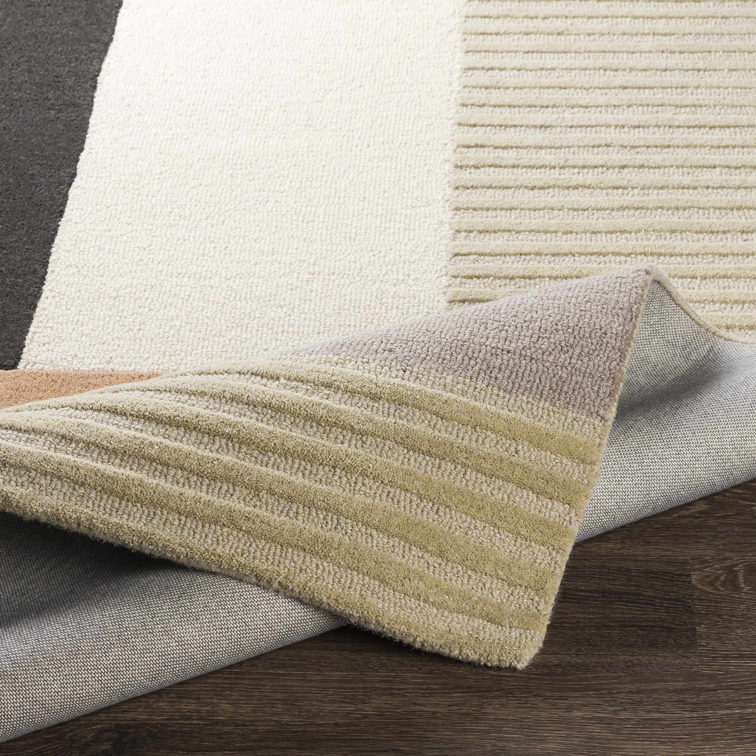 Luxurious Hauteloom Glenmavis Area Rug - Transform Your Space