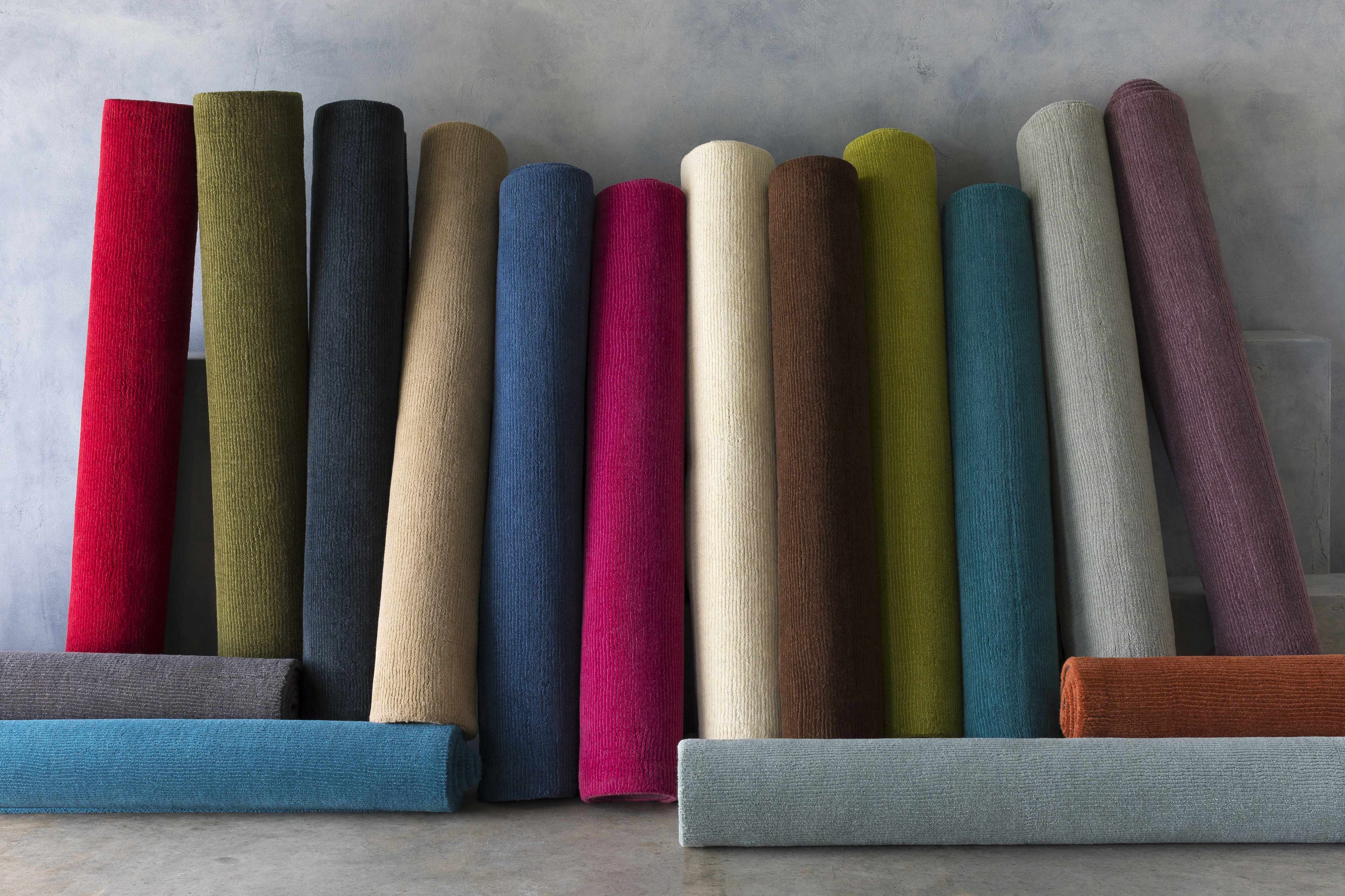 Hauteloom Brockton Wool Gray Area Rug - A Touch of Contemporary Elegance