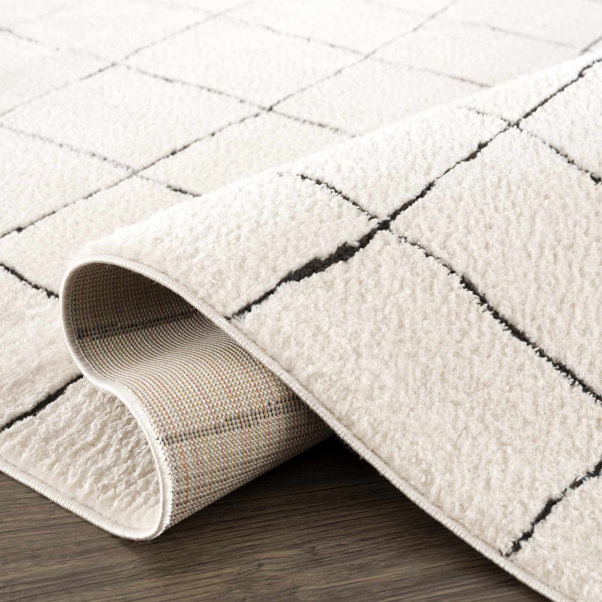 Hauteloom Keanu Black & White Gambit Rug - Effortlessly Stylish!
