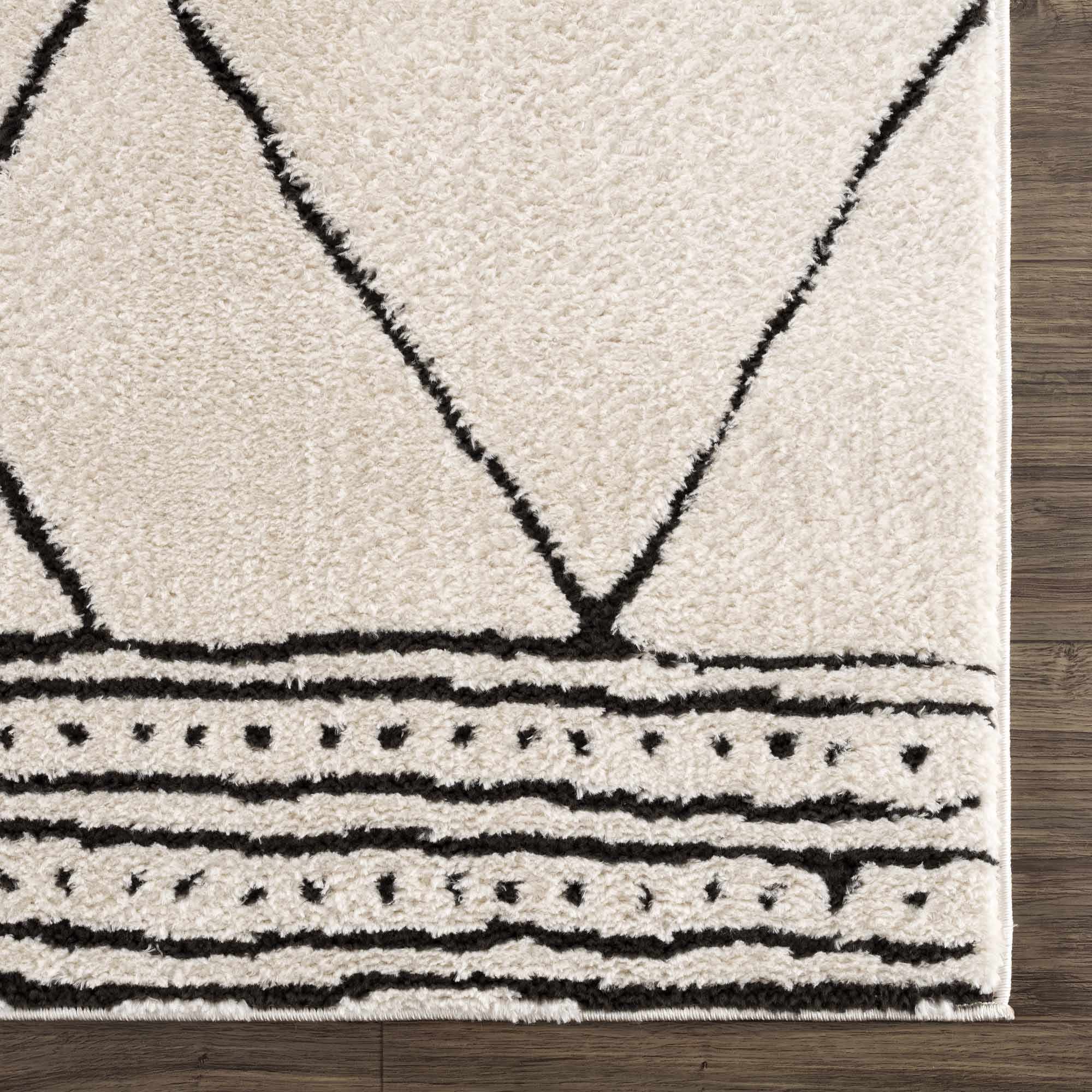 Stunning Hauteloom Keone Black & White Area Rug - Transform Your Space
