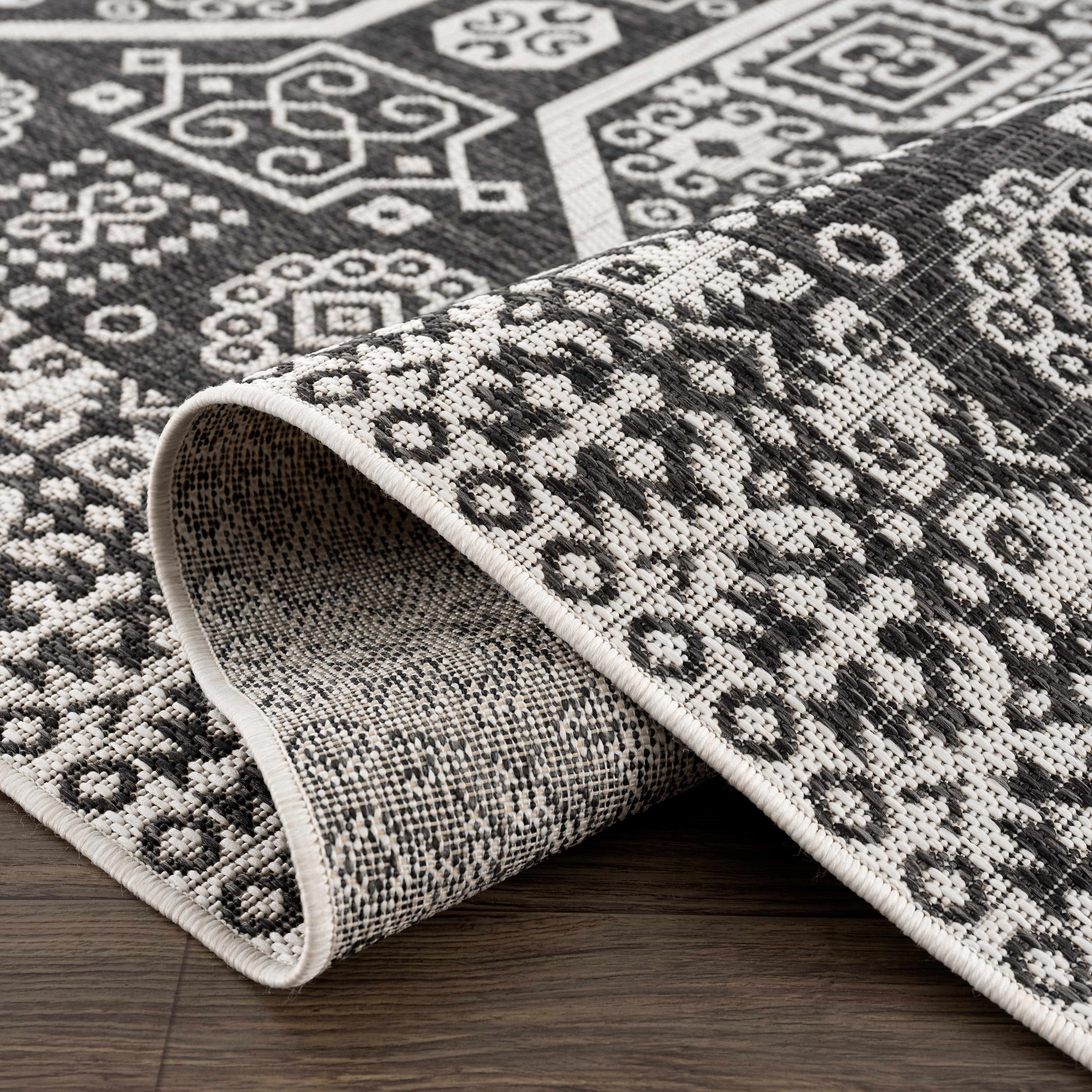 Exquisite Hauteloom Kingscliff Area Rug - Transform Your Space