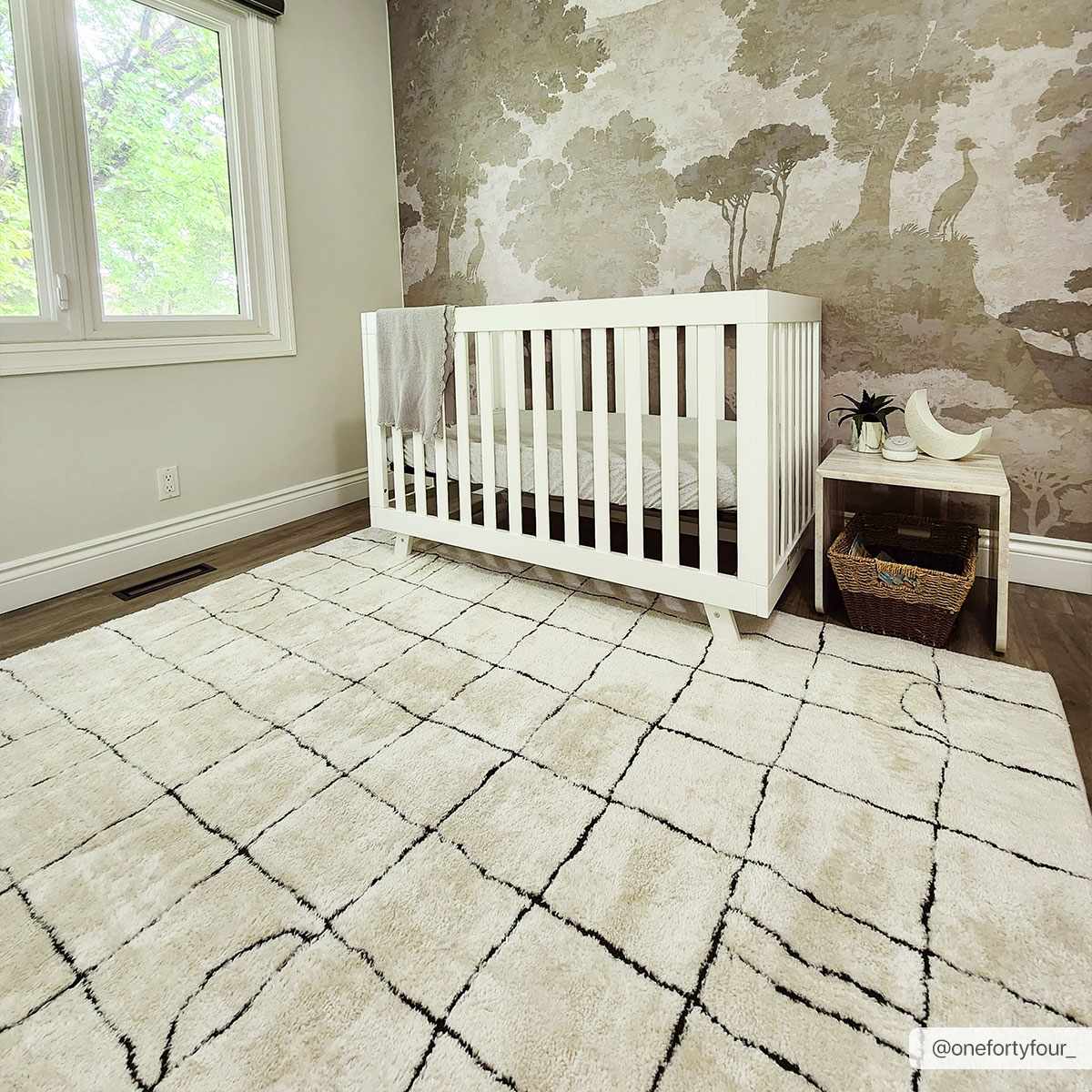 Hauteloom Keanu Black & White Gambit Rug - Effortlessly Stylish!