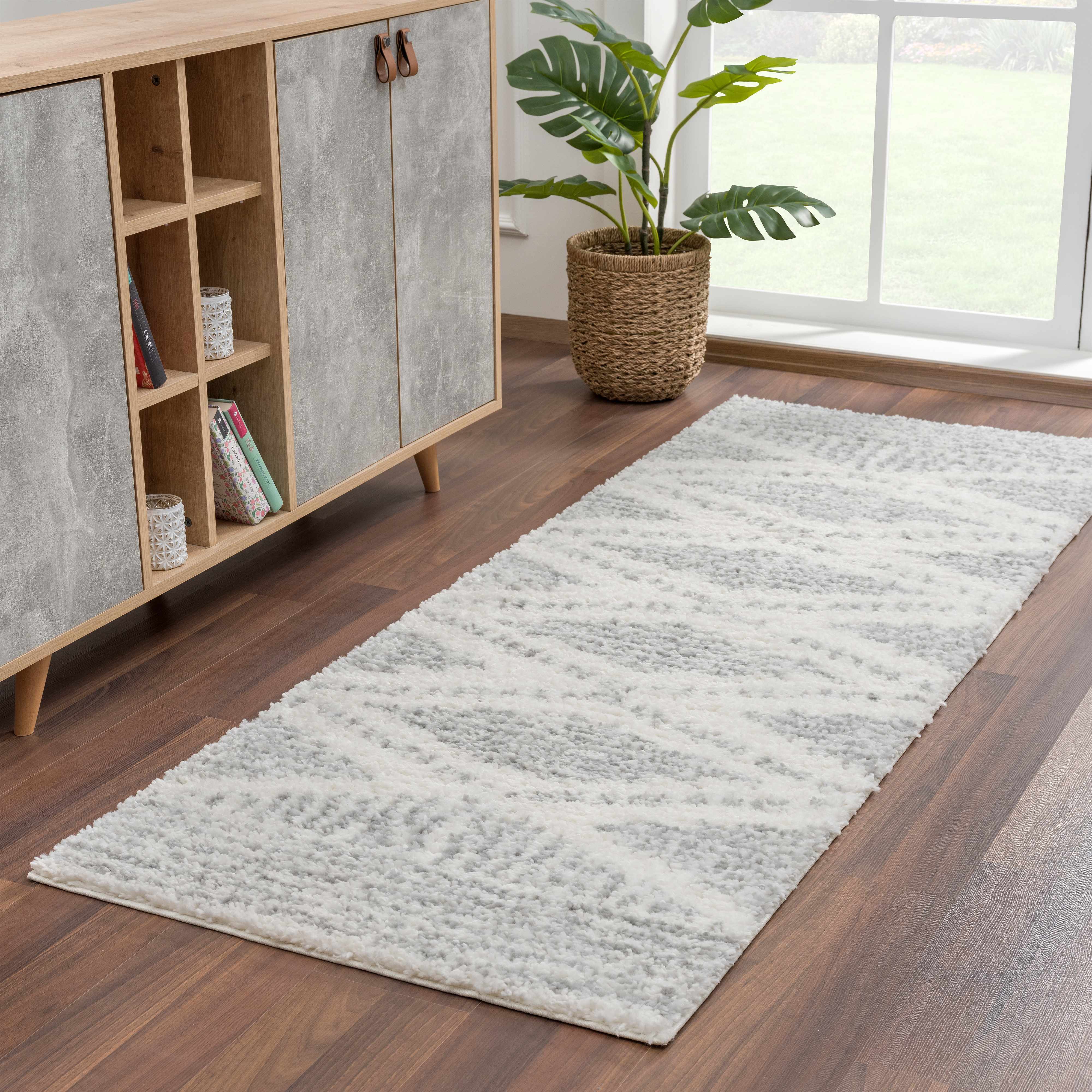 Luxurious Gray Hauteloom Trunding Plush Area Rug - Transform Your Space!