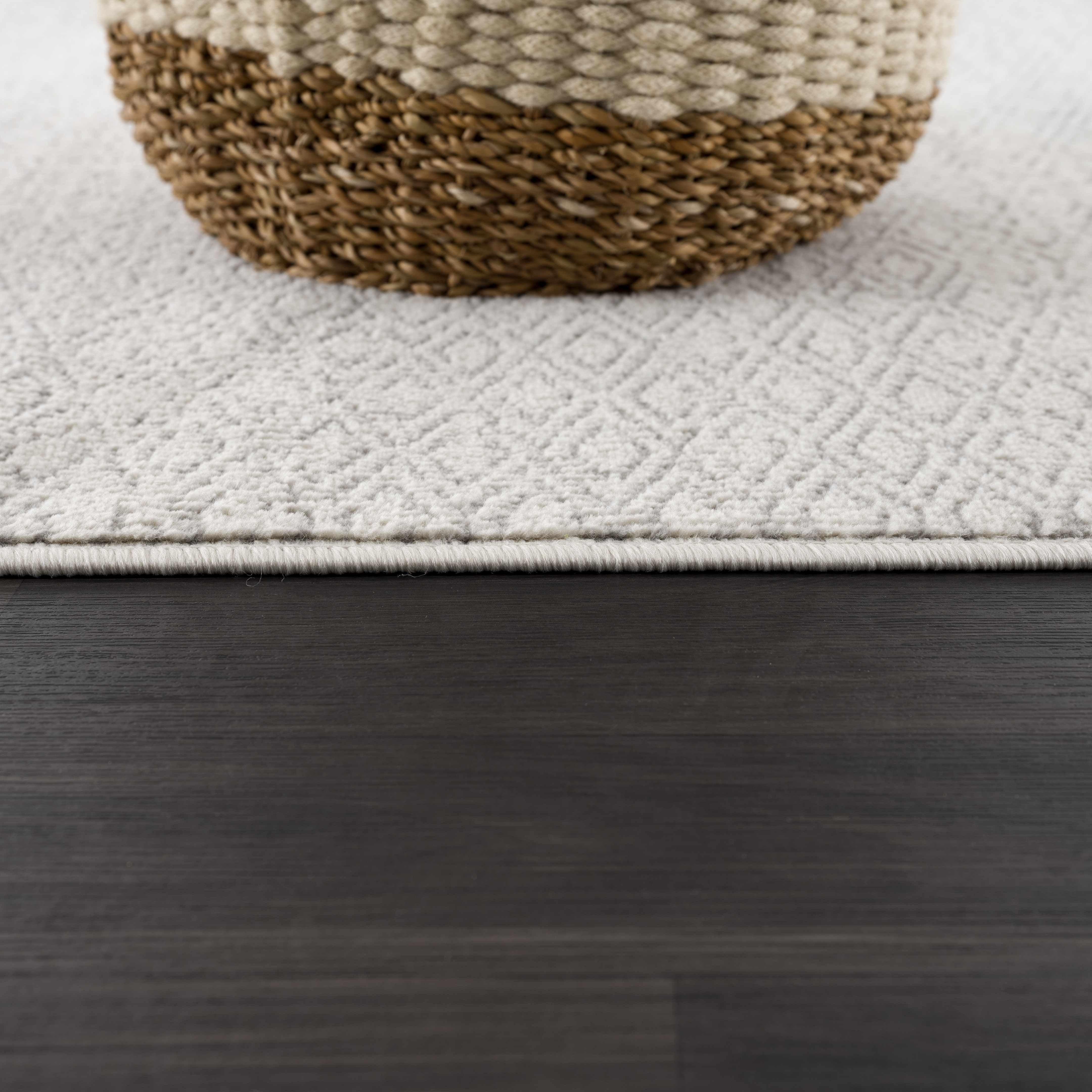 Hauteloom Tigri Aztec Ivory & Gray 2317 Area Rug - A Stunning Addition to Your Space
