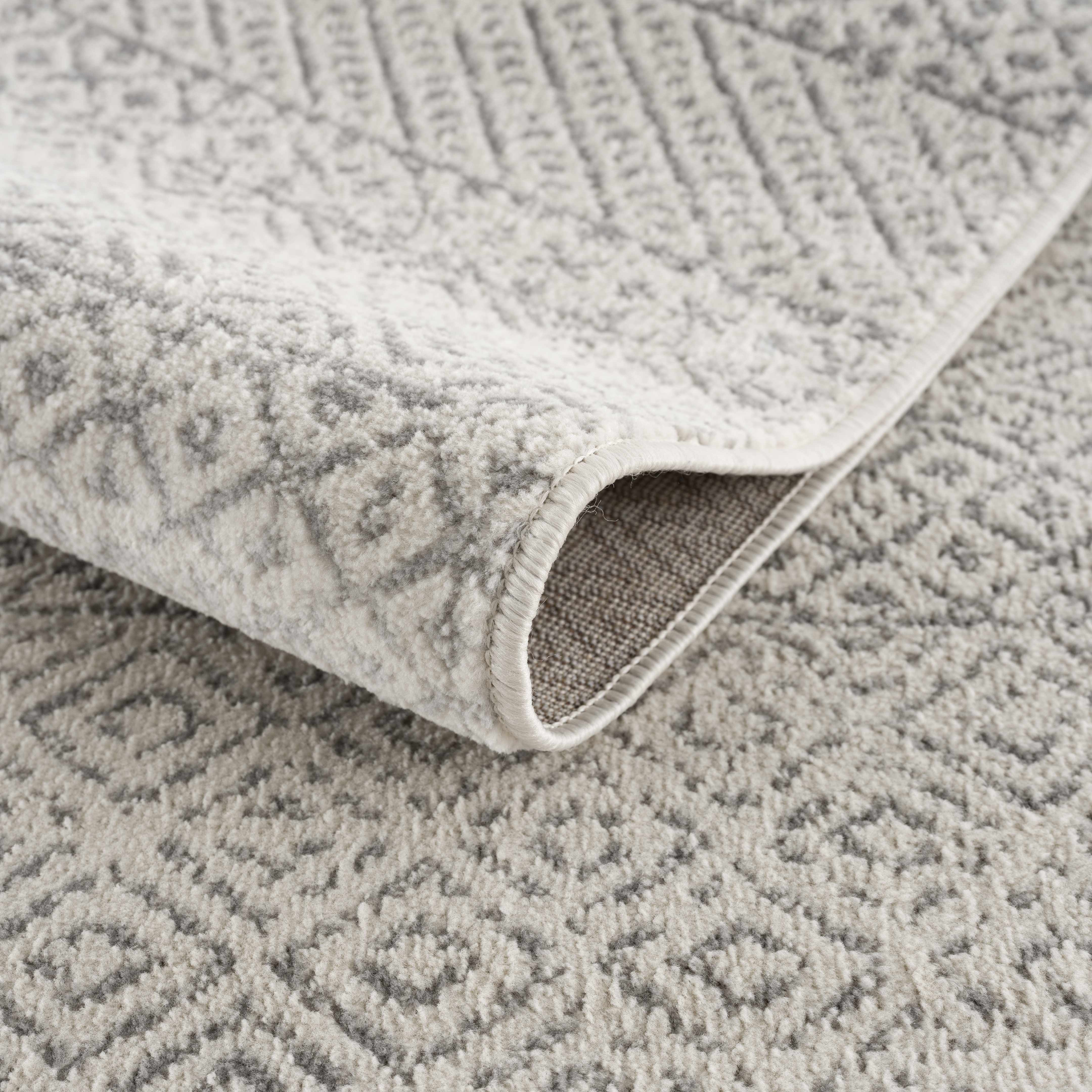 Hauteloom Tigri Aztec Ivory & Gray 2317 Area Rug - A Stunning Addition to Your Space