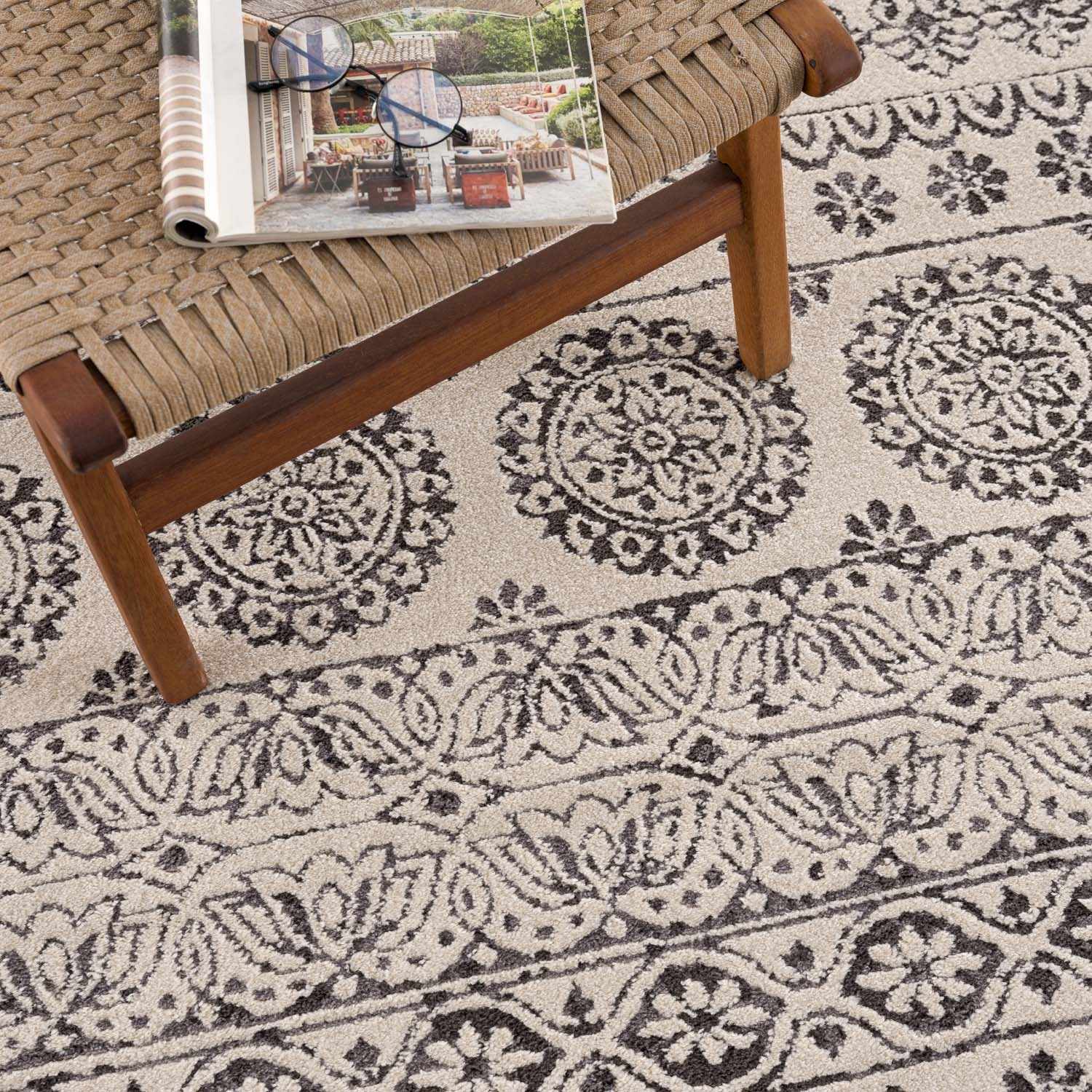 Exquisite Hauteloom Warroad Area Rug - Elevate Your Space