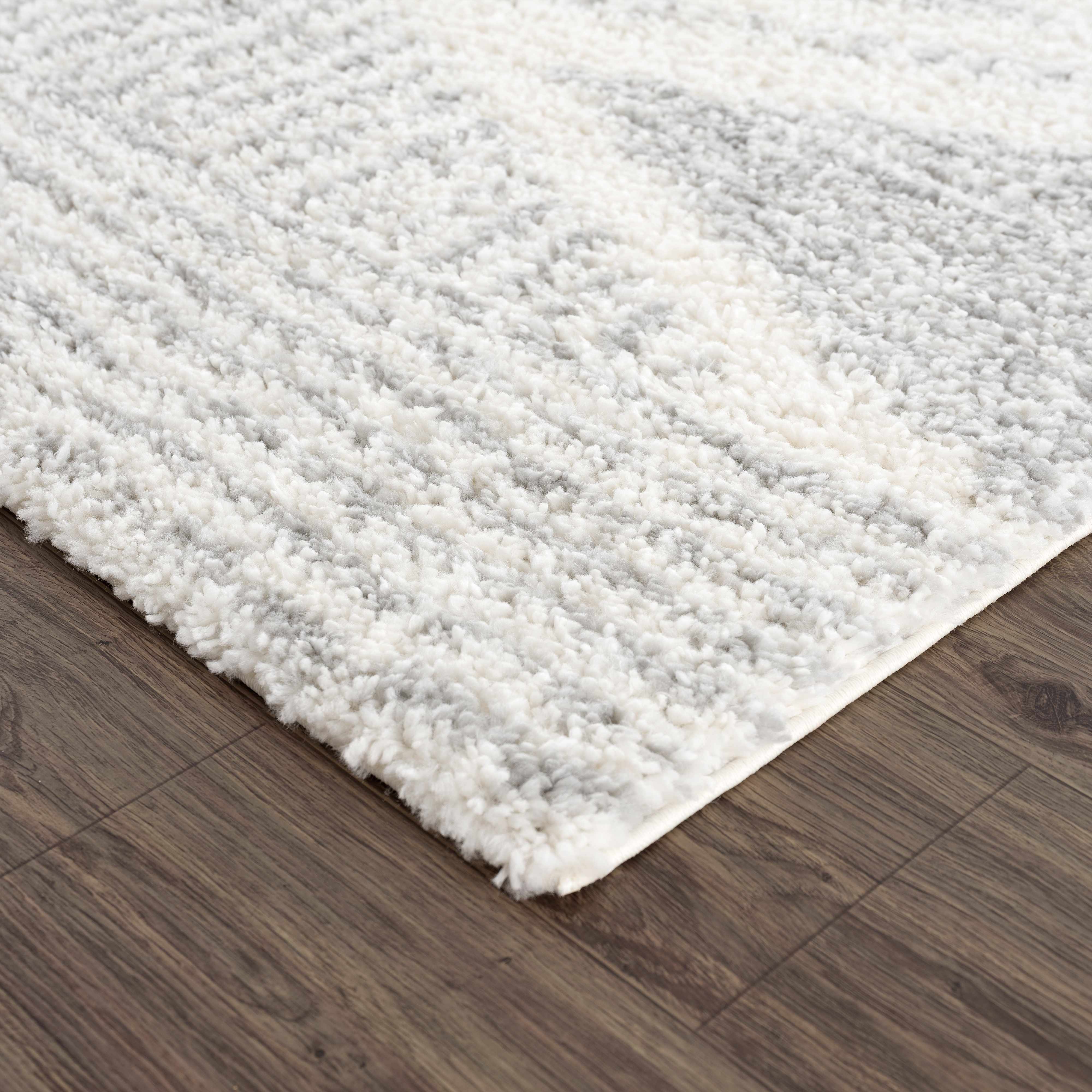 Luxurious Gray Hauteloom Trunding Plush Area Rug - Transform Your Space!