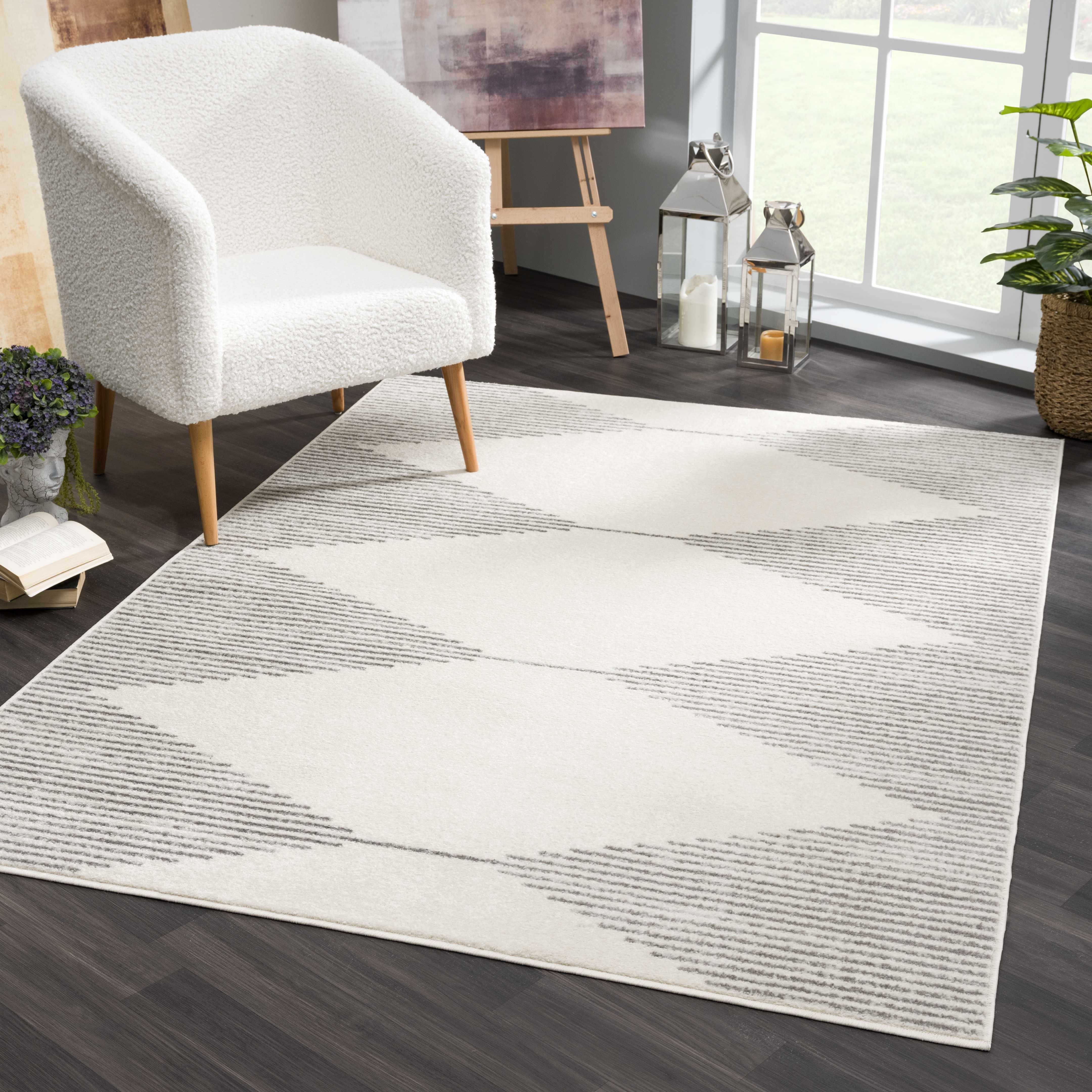 Hauteloom Marash KMRSH-4613: The Stylish and Durable Area Rug You've Been Looking For