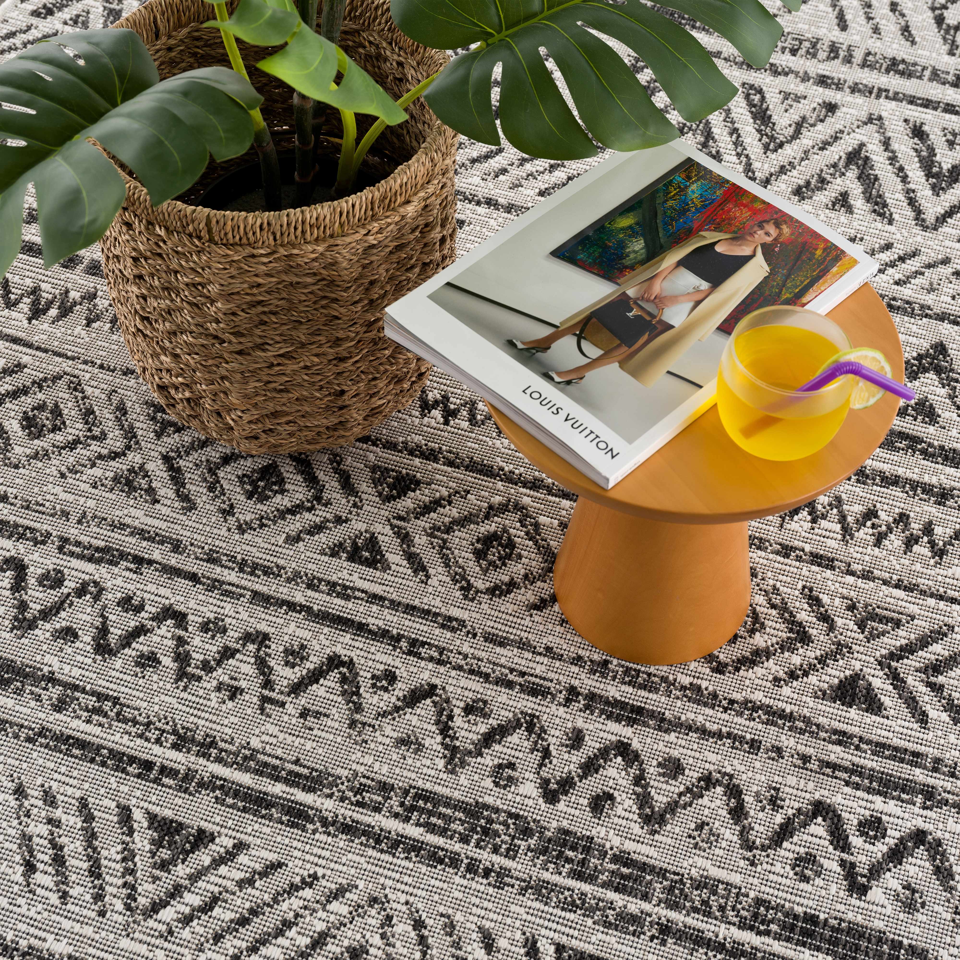 Grab Your Hauteloom Catrine Rug - Clearance Now!