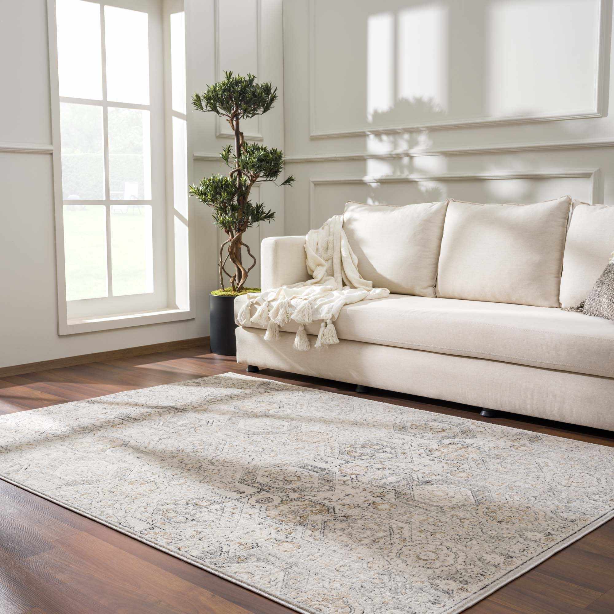 Exquisite Hauteloom Parkerfield Area Rug - A Timeless Beauty for Your Home