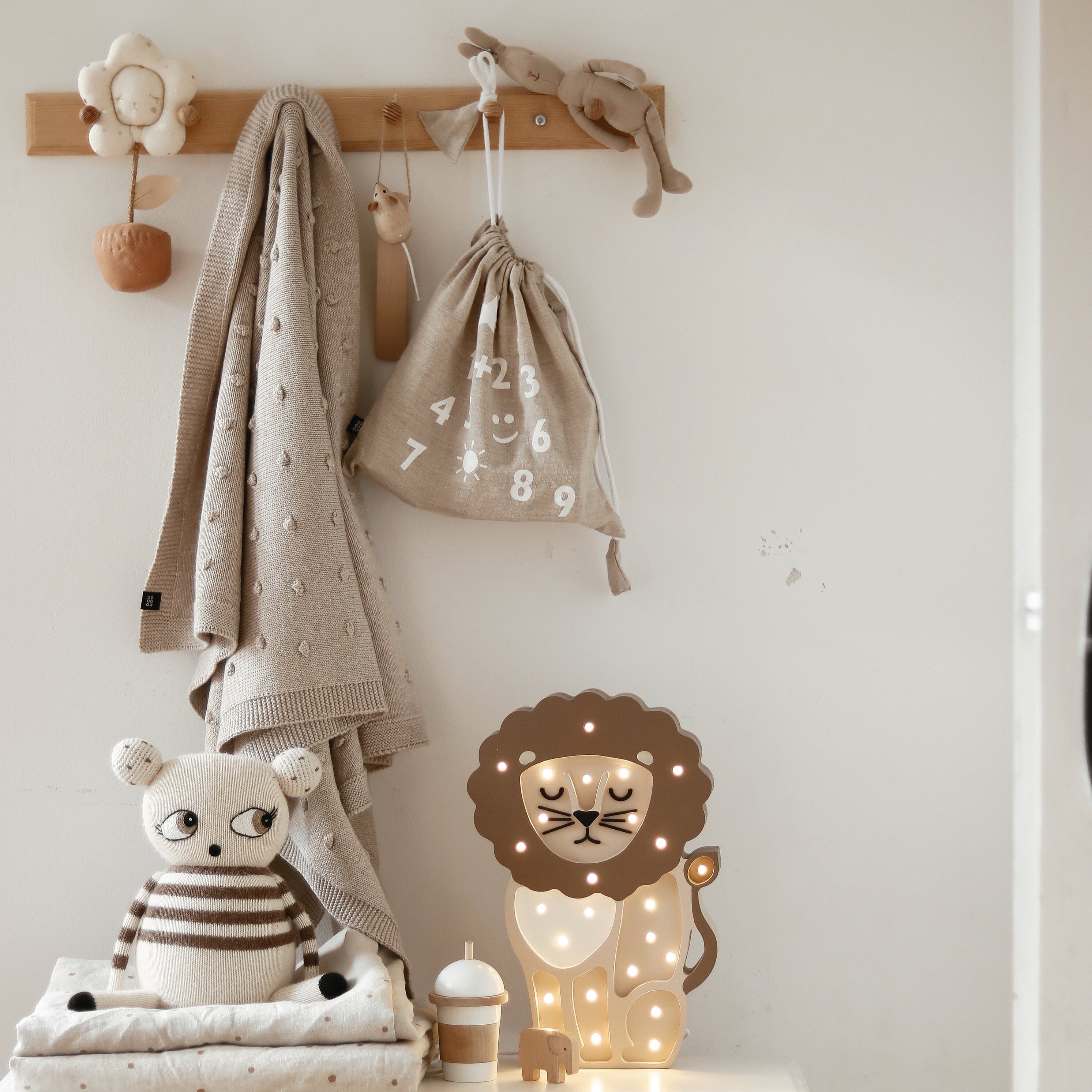 Enchanting Little Lion Night Light