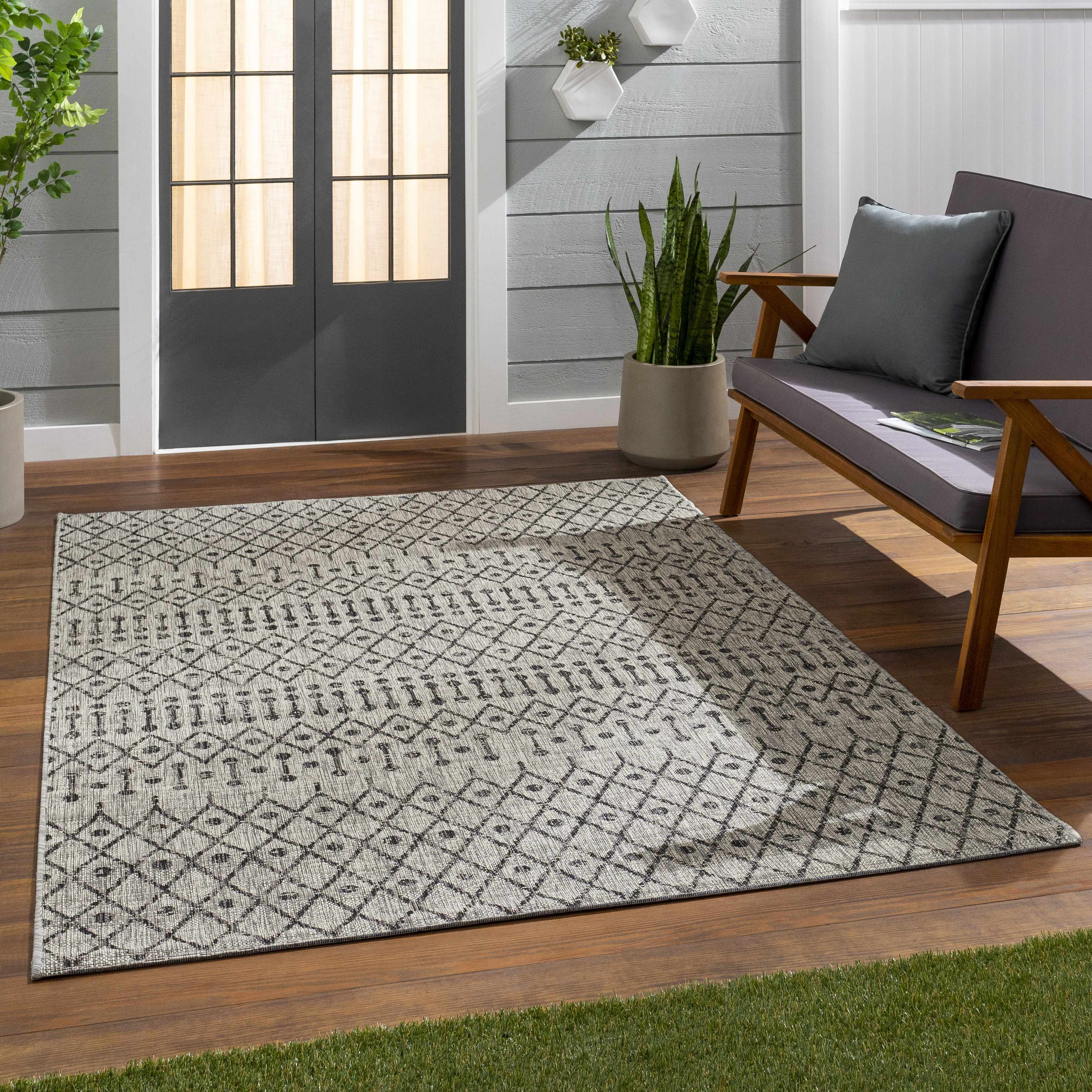 Exquisite Hauteloom Wallkill Area Rug
