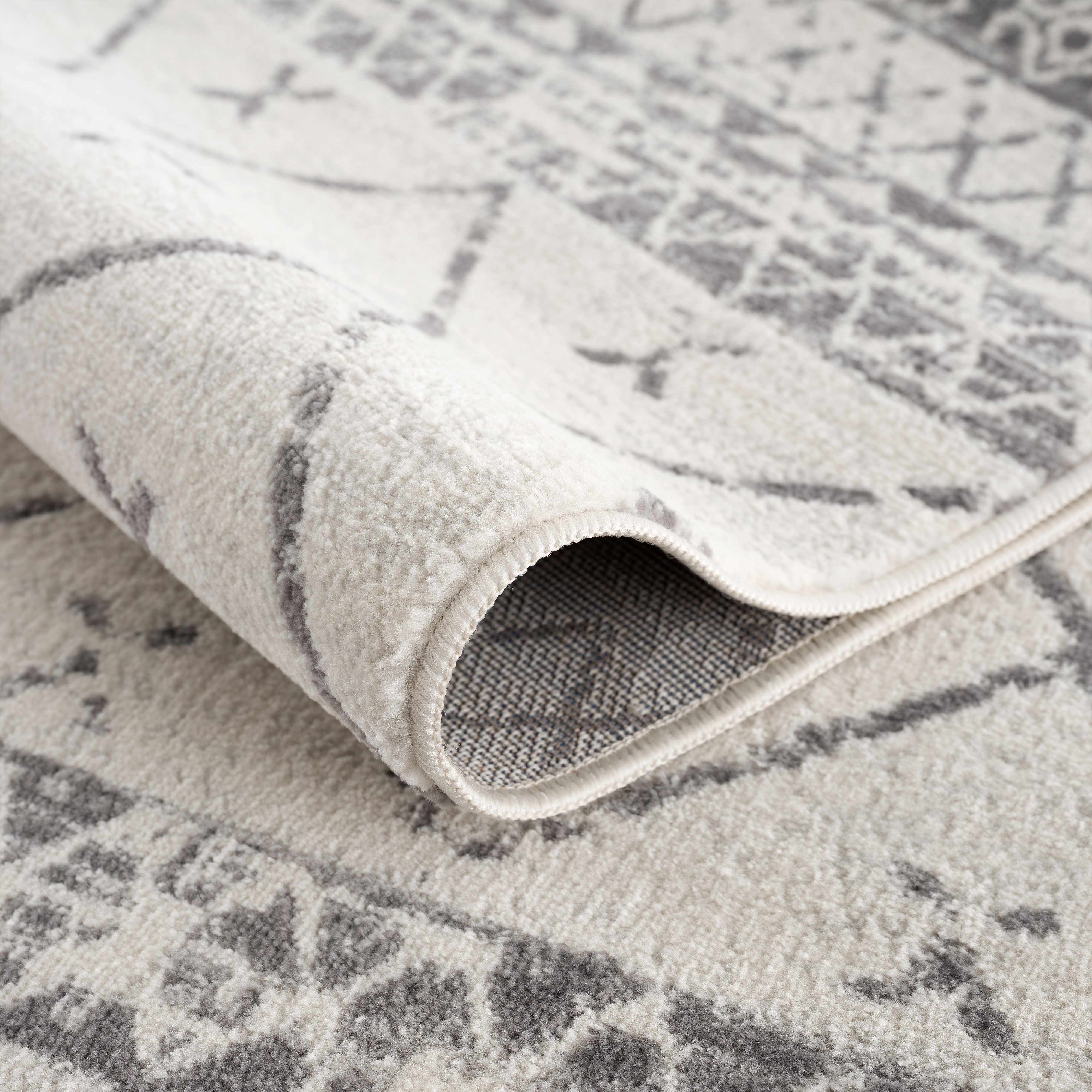 Hauteloom Newville: The Epitome of Stylish Area Rugs
