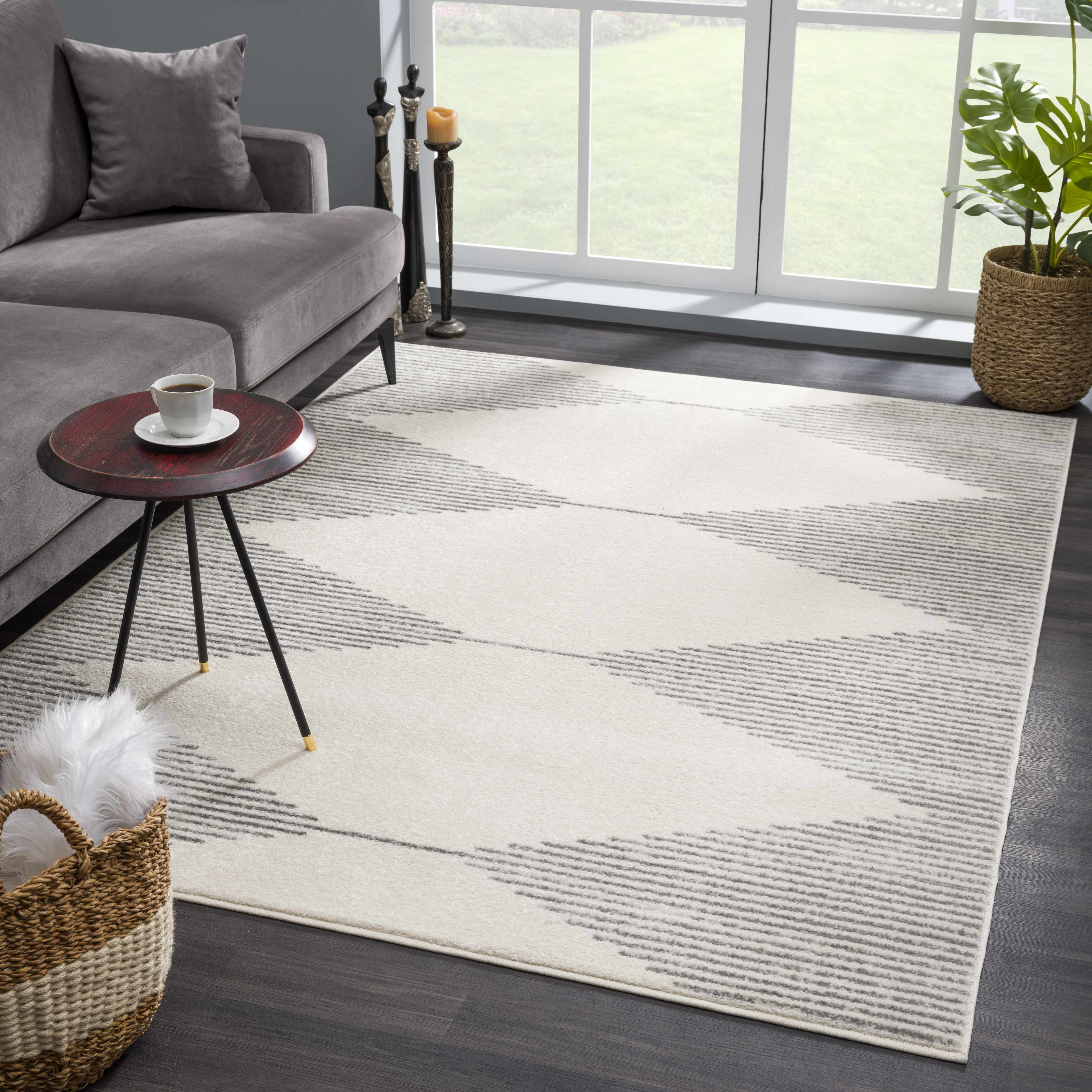 Hauteloom Marash KMRSH-4613: The Stylish and Durable Area Rug You've Been Looking For