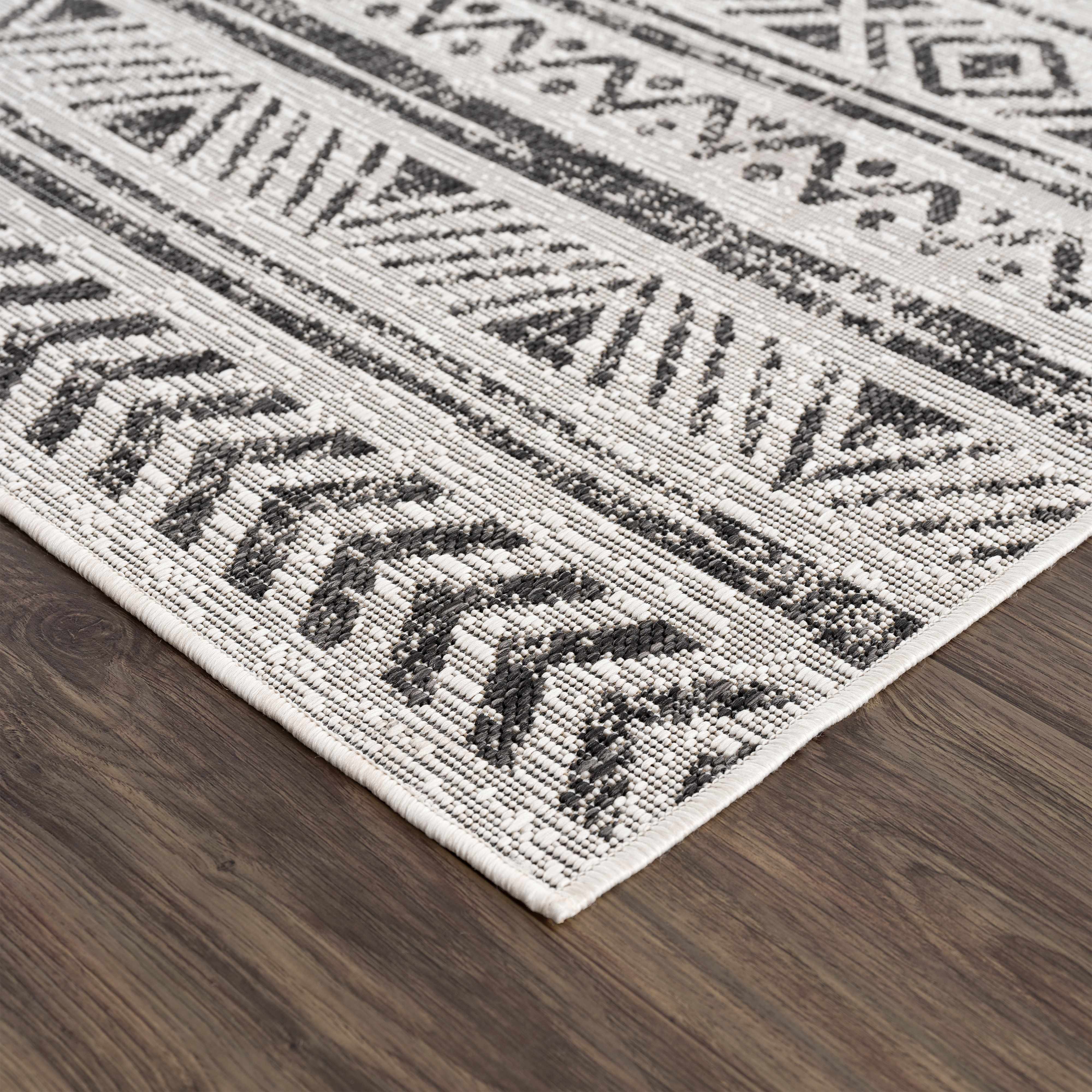 Grab Your Hauteloom Catrine Rug - Clearance Now!