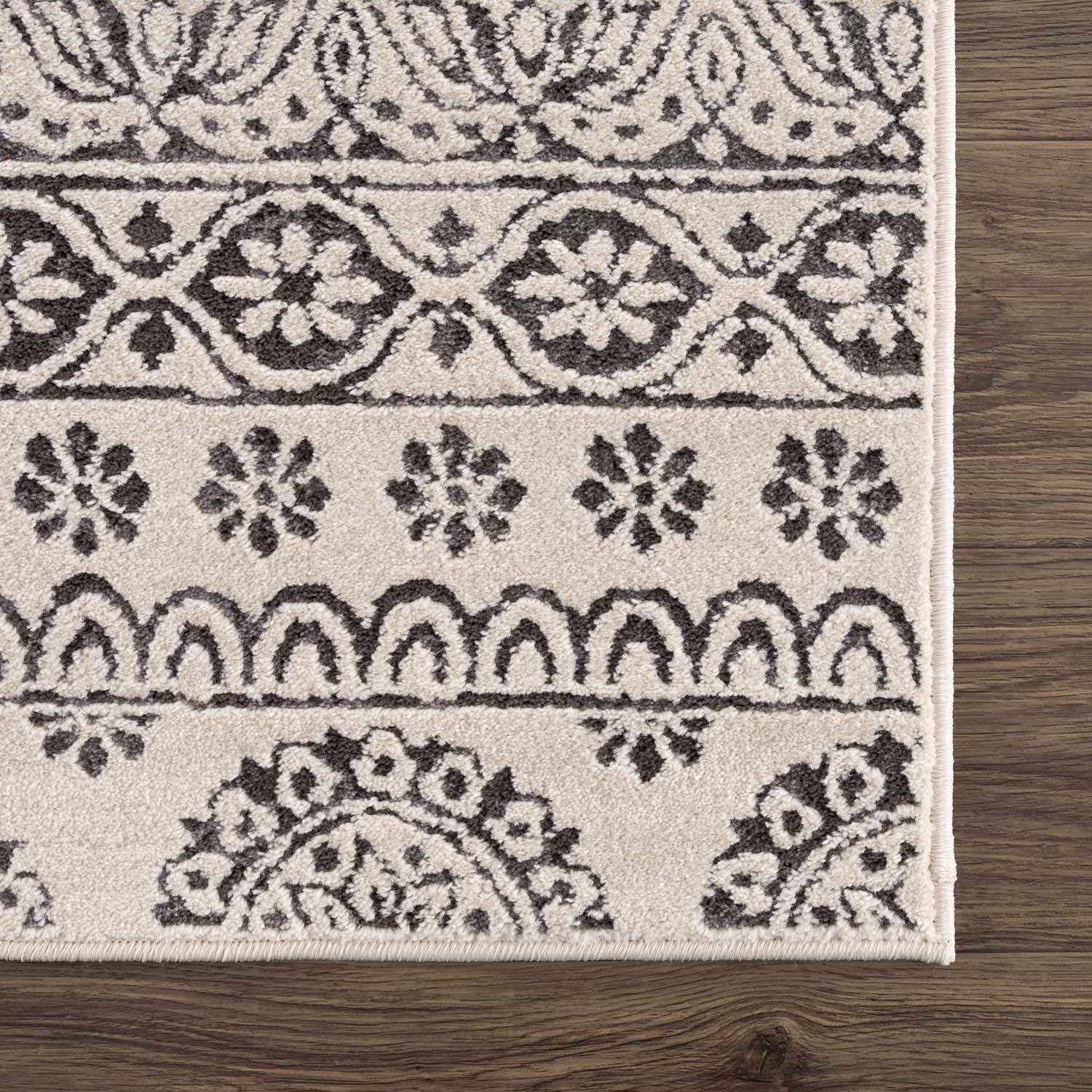Exquisite Hauteloom Warroad Area Rug - Elevate Your Space