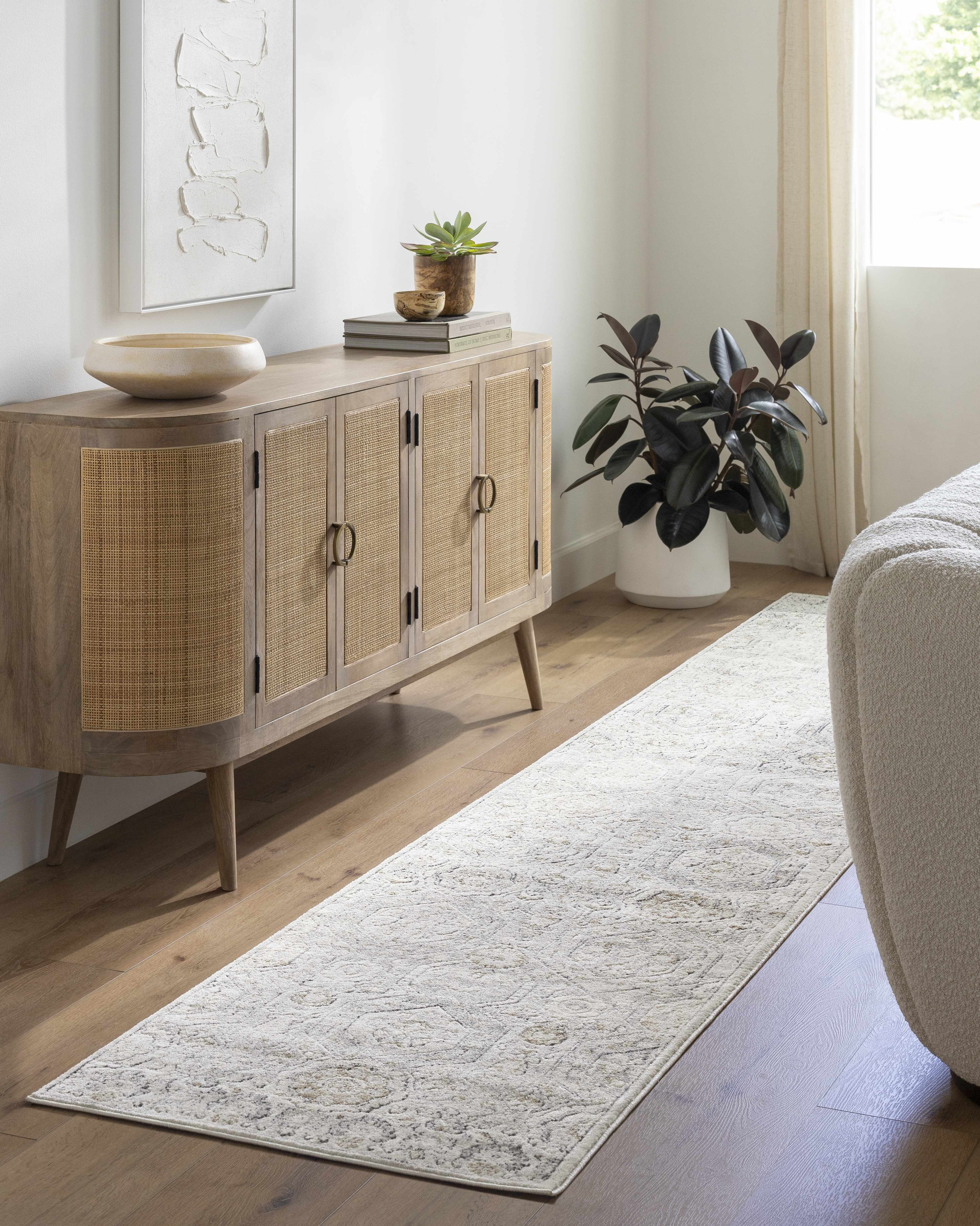 Exquisite Hauteloom Parkerfield Area Rug - A Timeless Beauty for Your Home