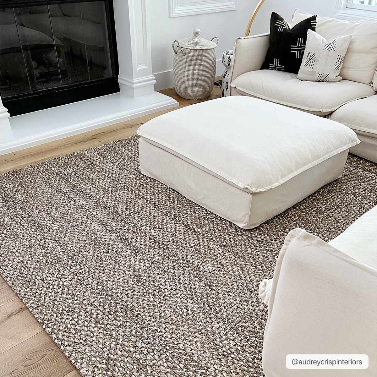 Exquisite Hauteloom Caspar Hand-Woven Natural Jute Rug