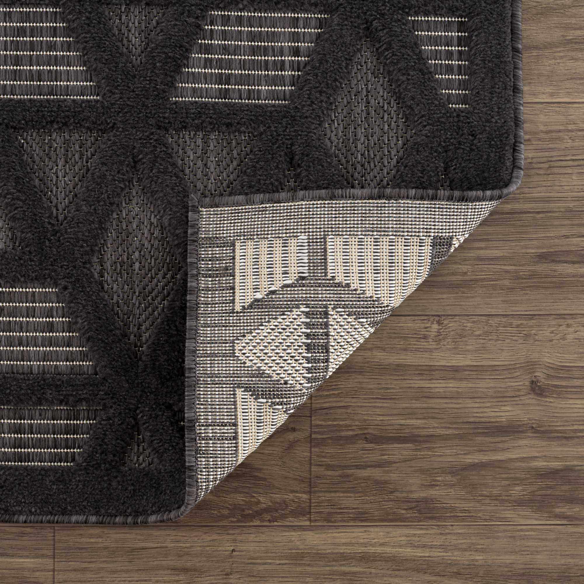 Hauteloom Nuri Black - The Perfect Outdoor Rug