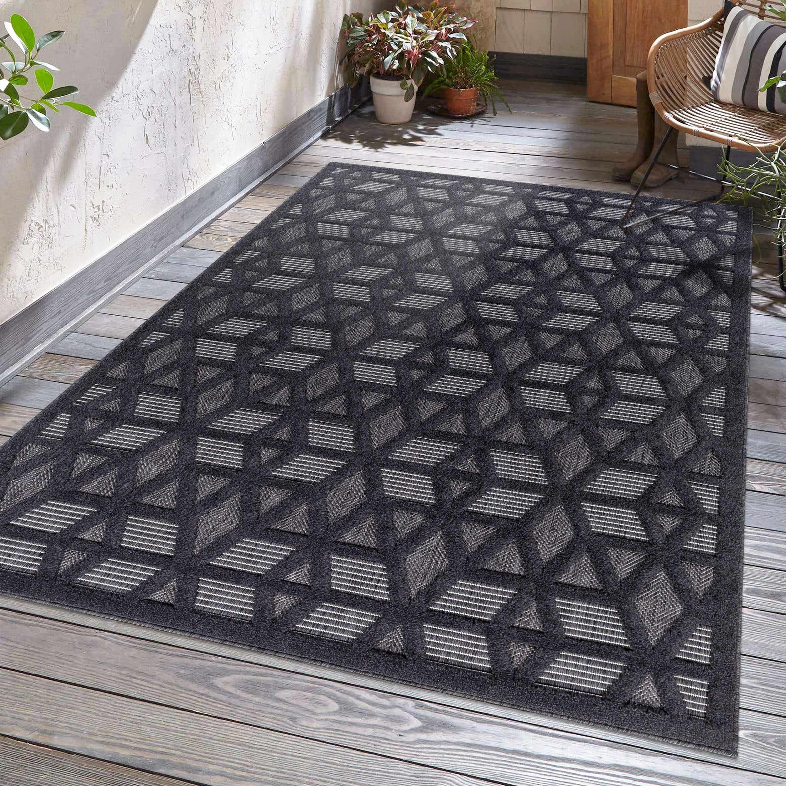 Hauteloom Nuri Black - The Perfect Outdoor Rug