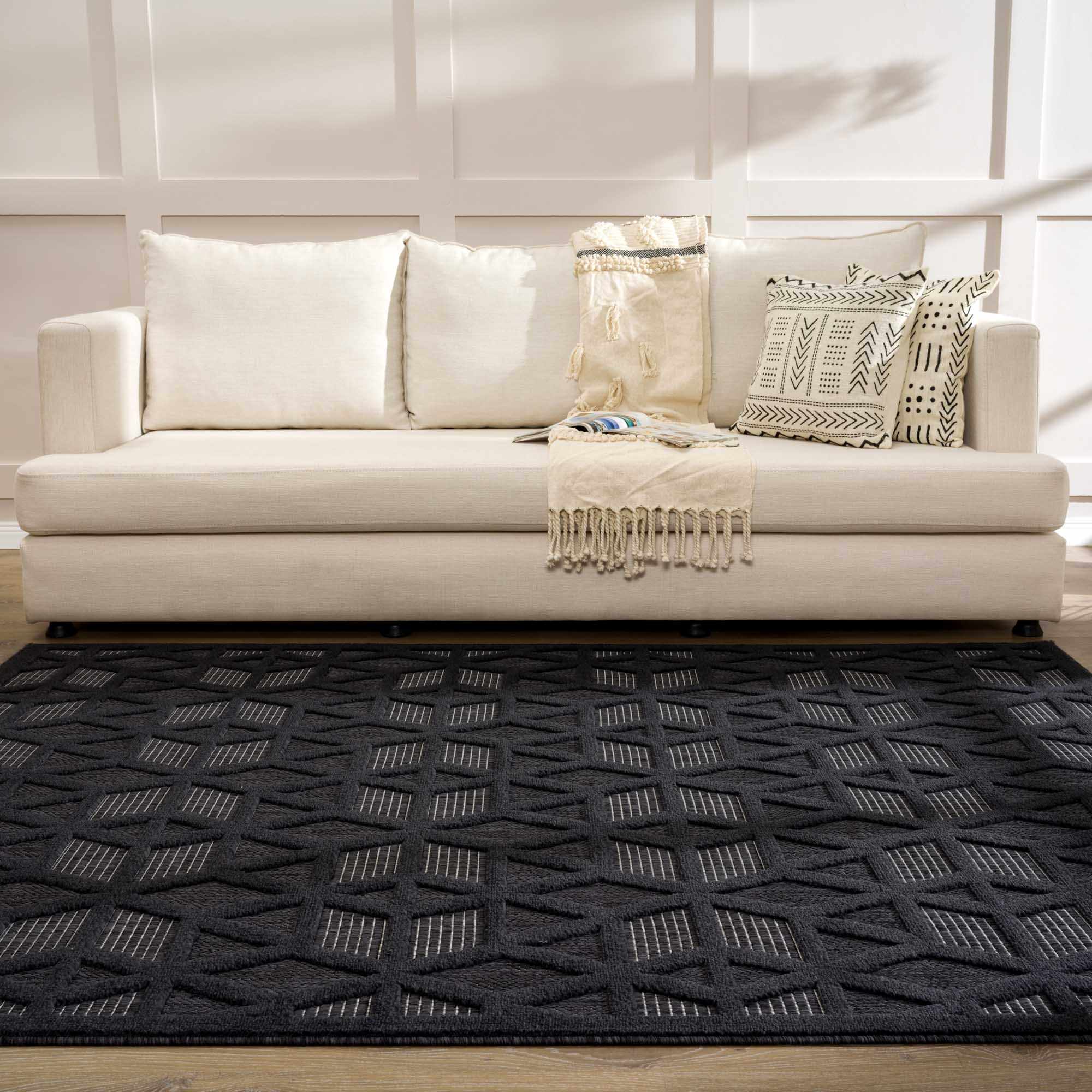 Hauteloom Nuri Black - The Perfect Outdoor Rug