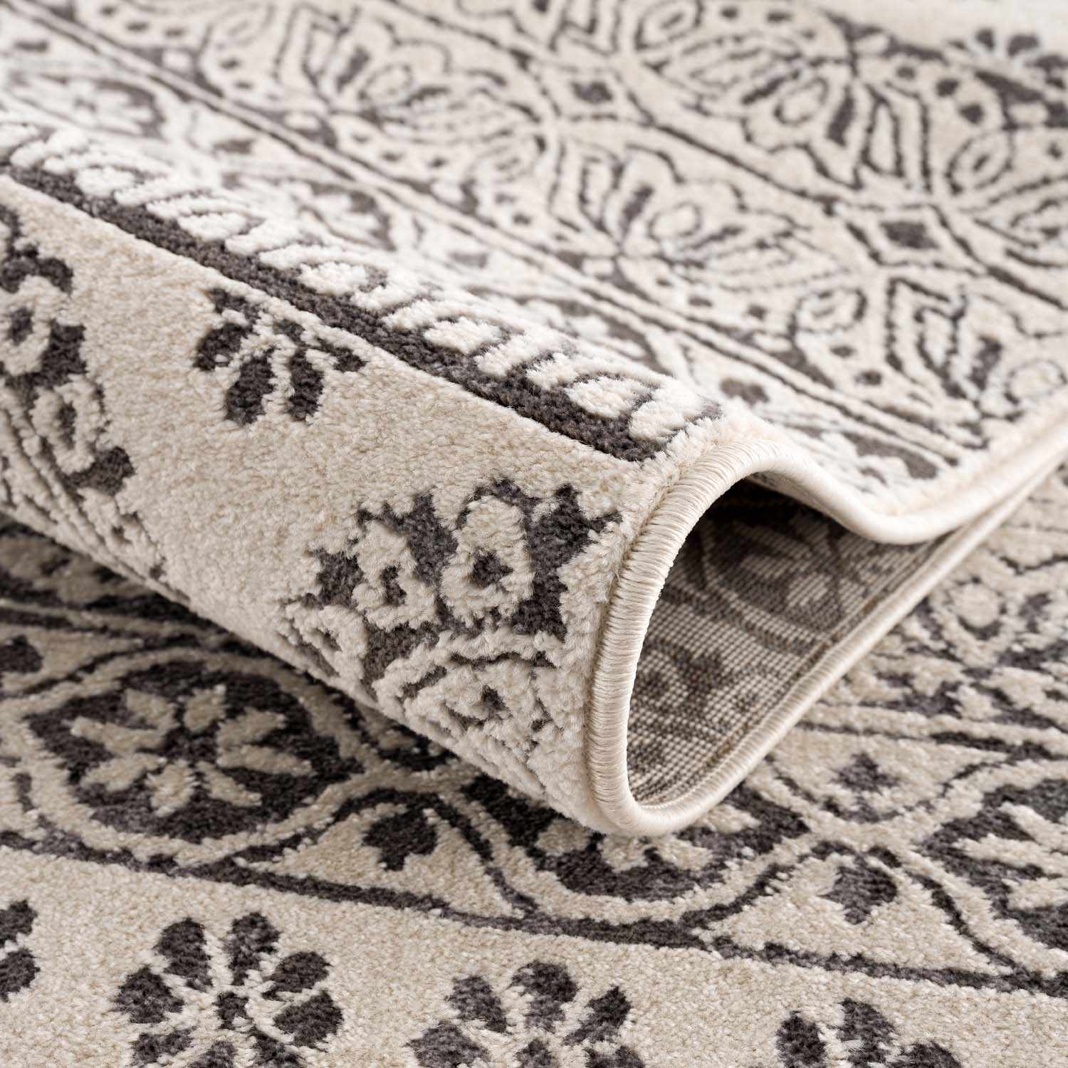 Exquisite Hauteloom Warroad Area Rug - Elevate Your Space