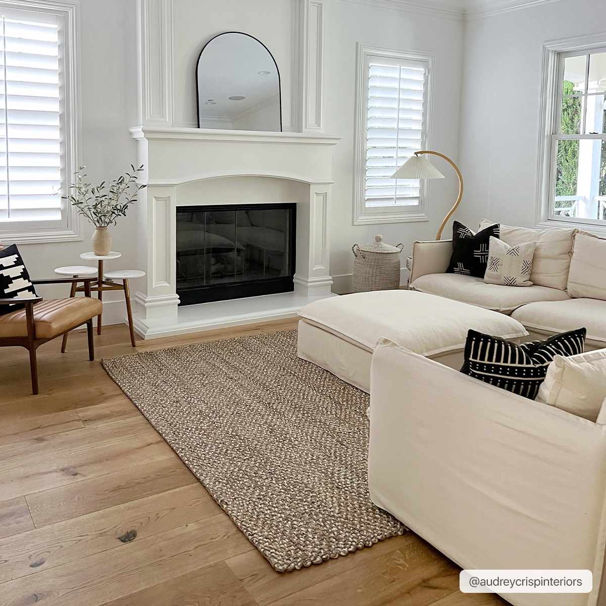 Exquisite Hauteloom Caspar Hand-Woven Natural Jute Rug