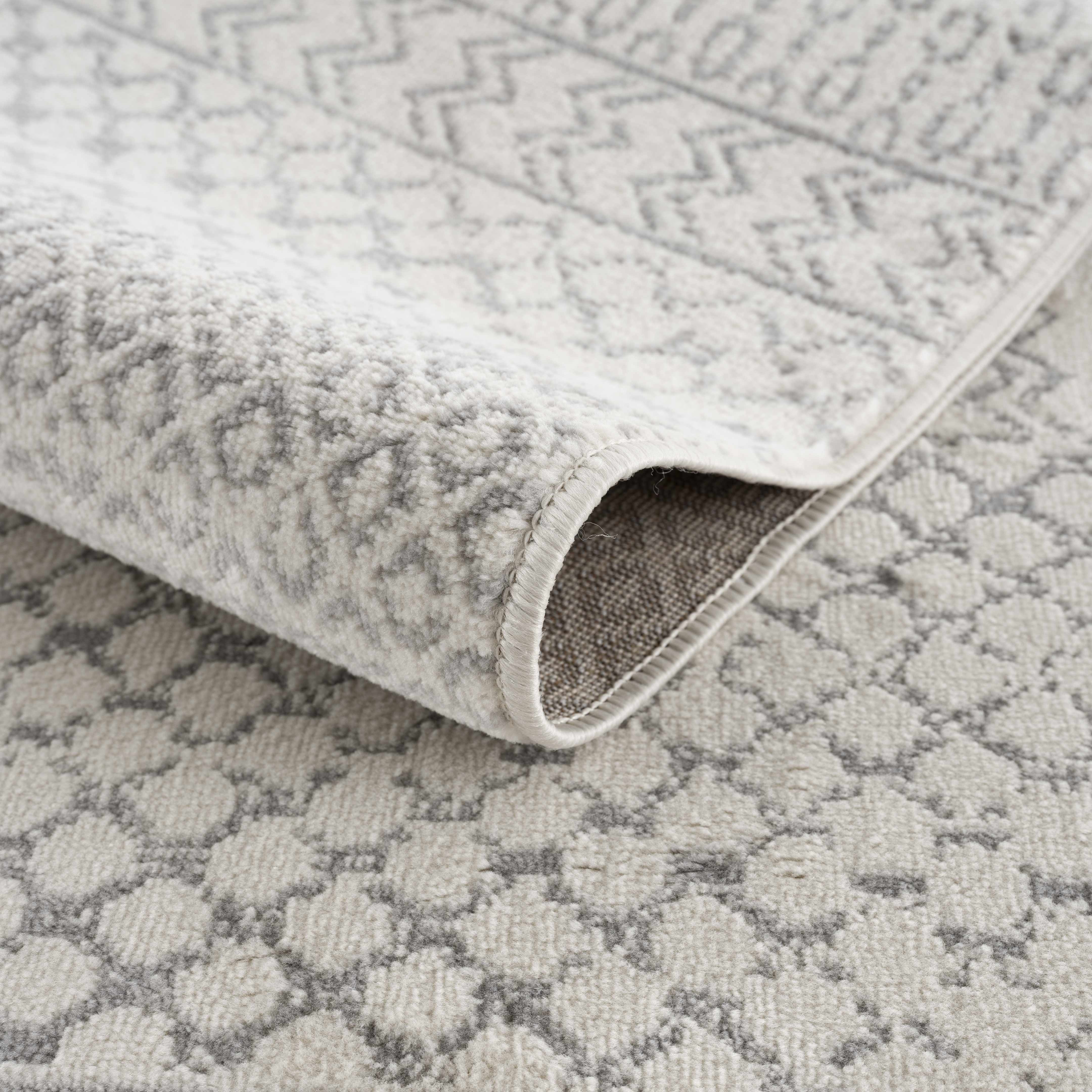 Exquisite Hauteloom Tigri Aztec Ivory & Gray 2318 Area Rug - Transform Your Space