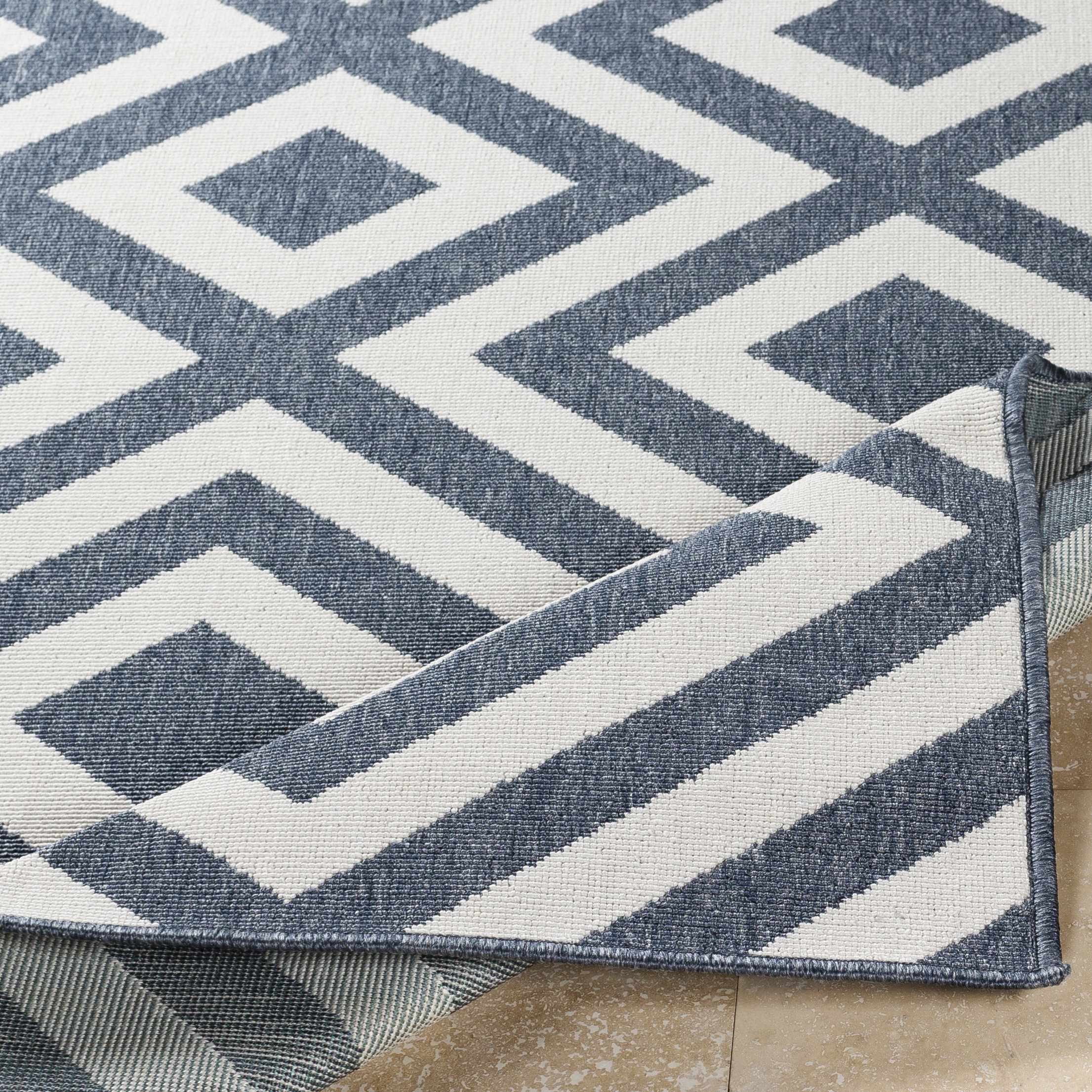 Grab Your Hauteloom Abilene Outdoor Rug on Clearance Now!